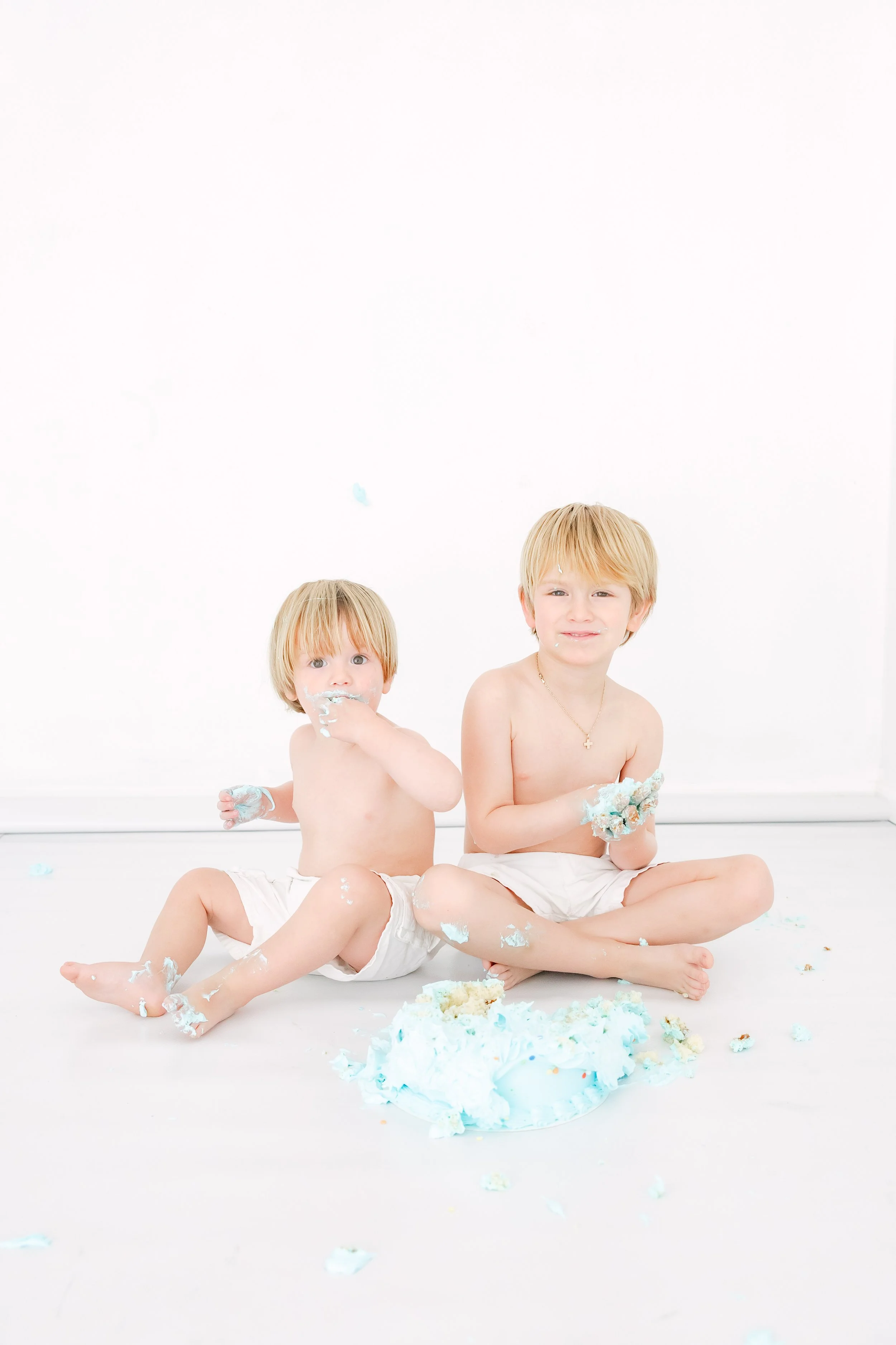 smash-the-cake-ale-ramirez-photography-spgg-club-industrial-bride-mty--39.jpg