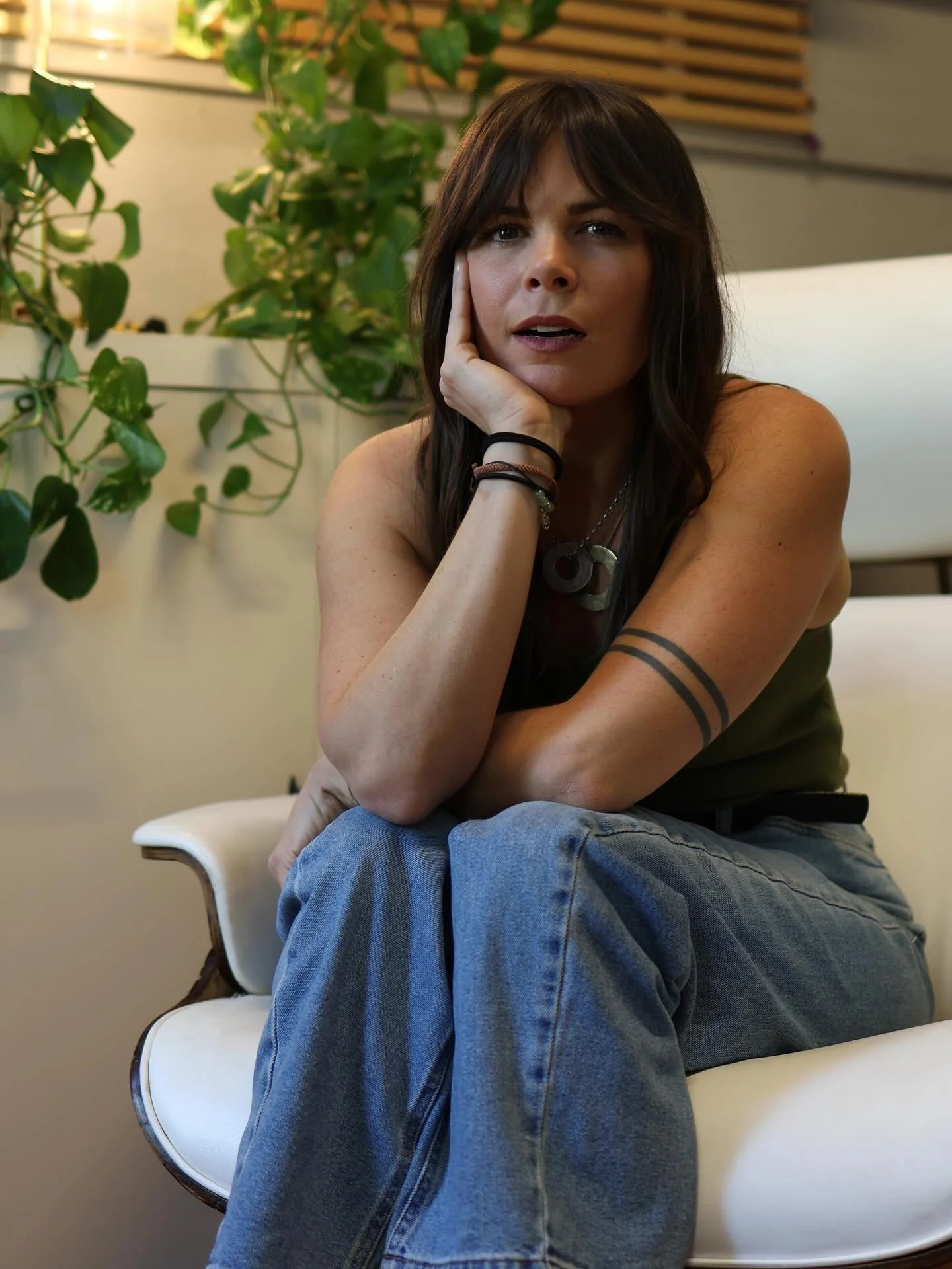 Can I be real with you? 👇

I&rsquo;m kinda sick of making Instagram posts that look like this:
✨ excessive emojis 
💕 flowery marketing language 
💭 the need to think of &ldquo;hooks&rdquo;
 📚 all the while still providing educational content that 