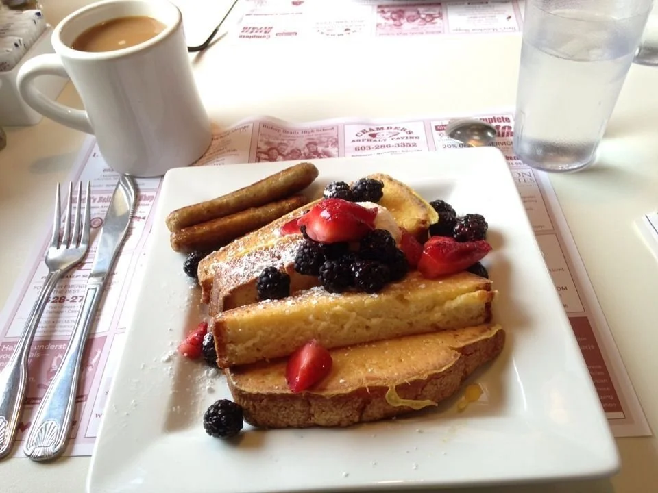 5 Best Breakfast Spots in the Lakes Region — Experience the best of