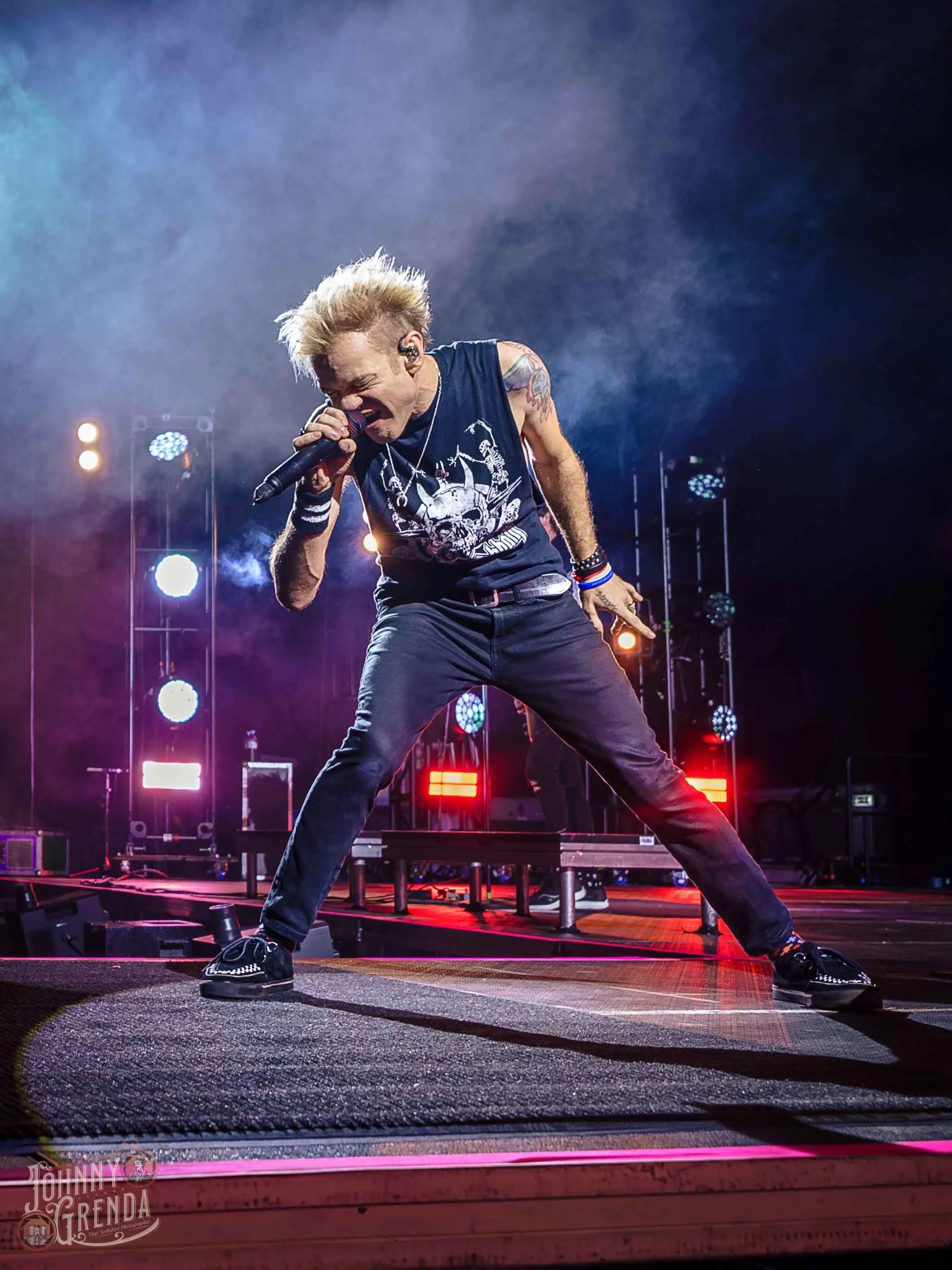 Sum41@LeedsFirstDirectArena26.10.24JohnnyGrenda-2.jpg