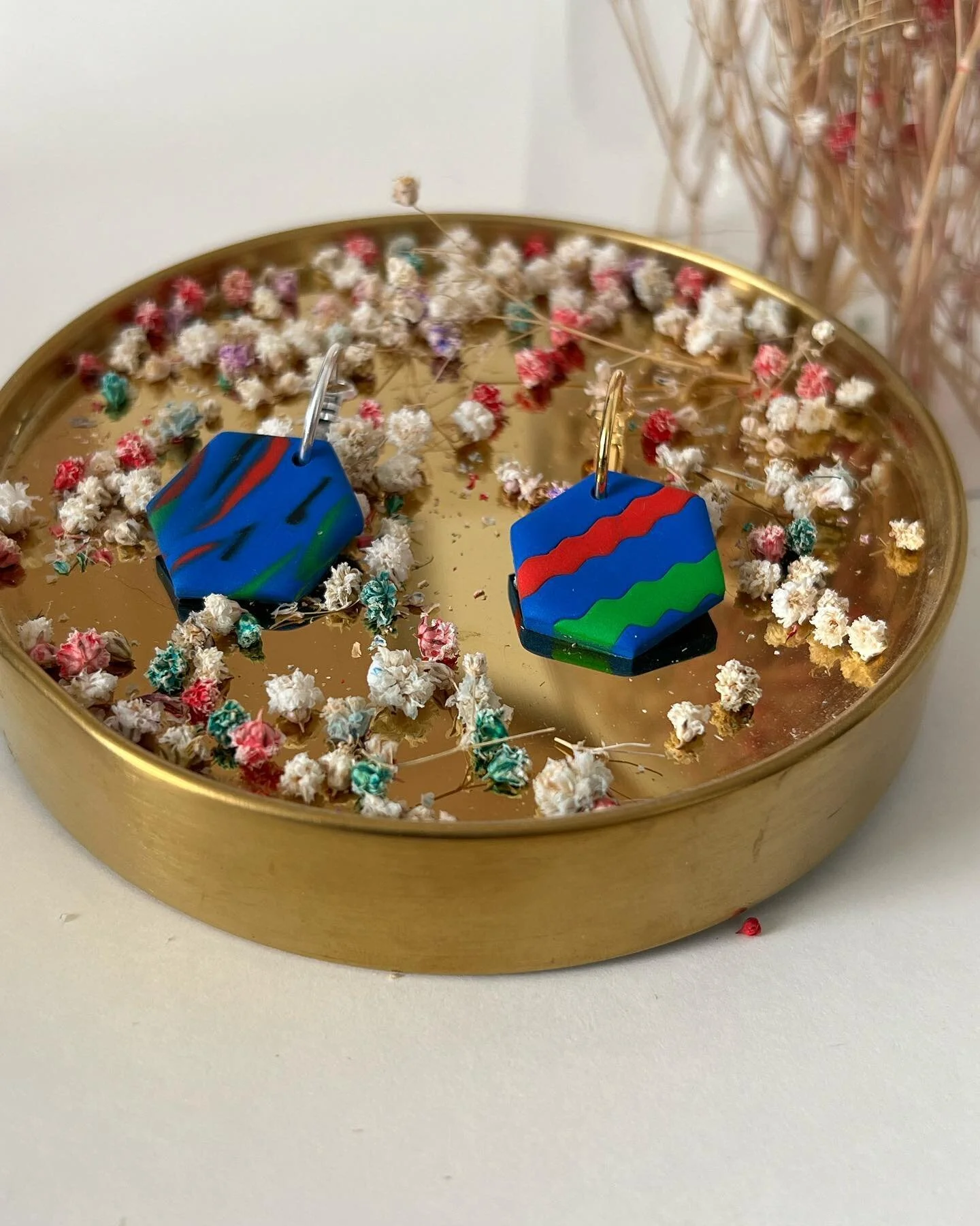 BLR COLORS, parle de sa nouvelles collection LUEUR | venez d&eacute;couvrir nos nouveaut&eacute;s sur le site smartenvie.com/blrcolors  #bouclesdoreilles #boucledoreille #smallbusinessowner #blrcolors #avantgardesmallbusiness #ownersmallbisnesonline 