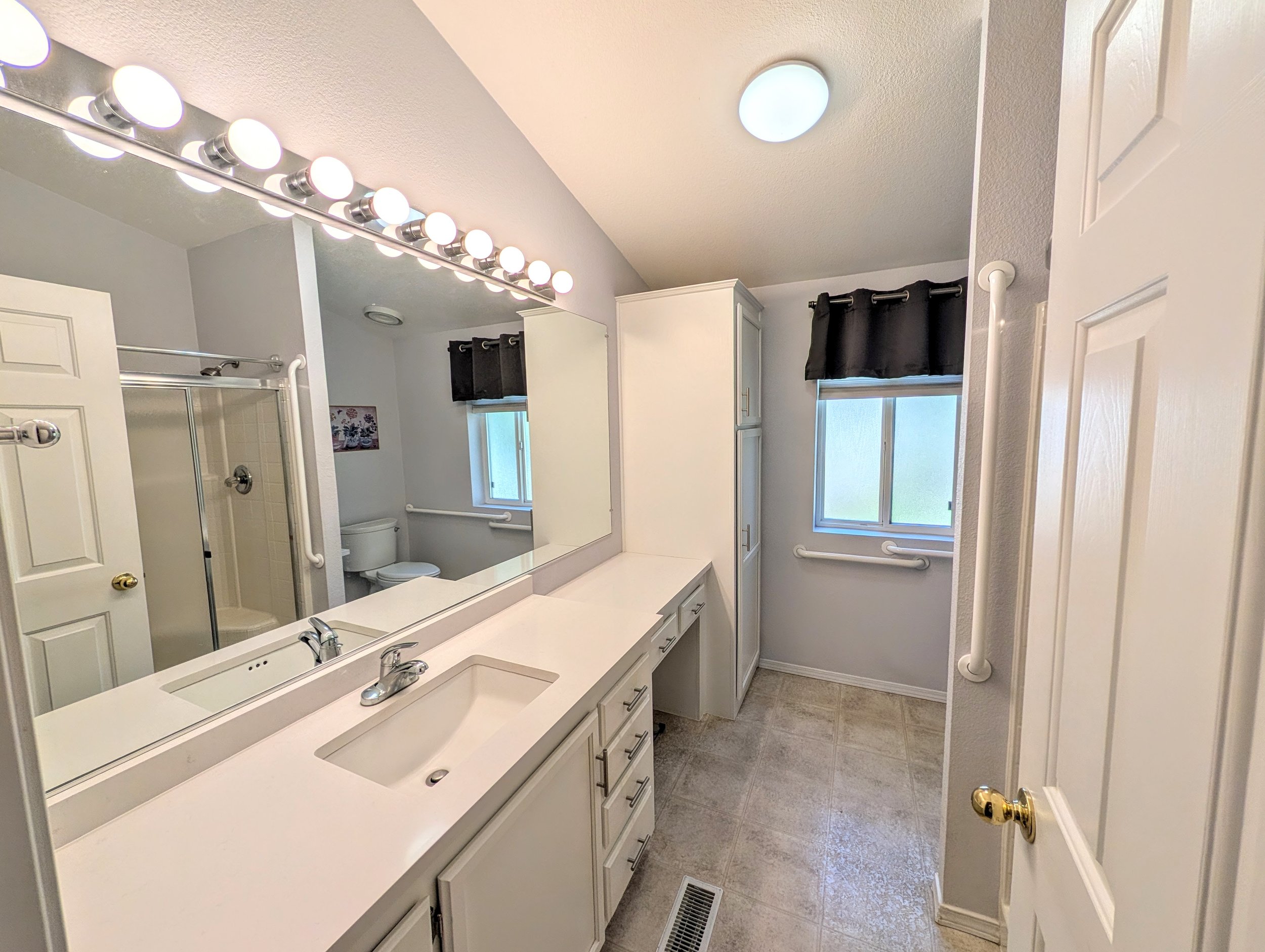 SB92_PrimaryBath_1.jpg