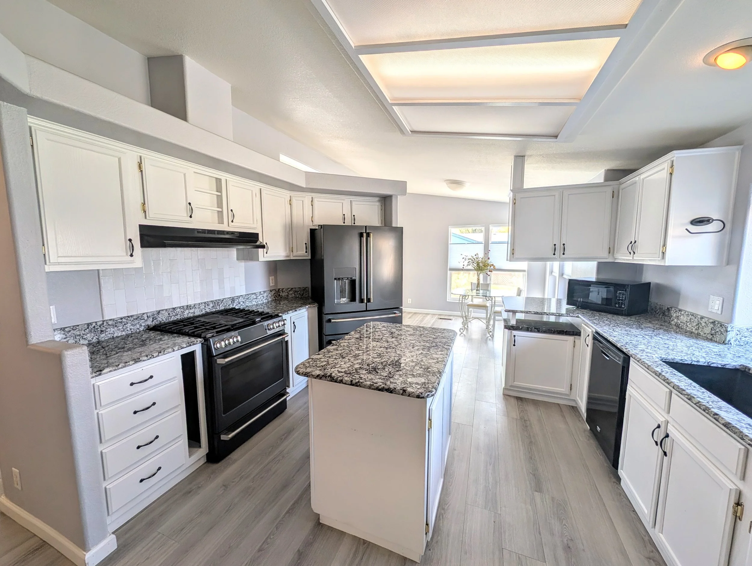 SB71_Kitchen.jpg