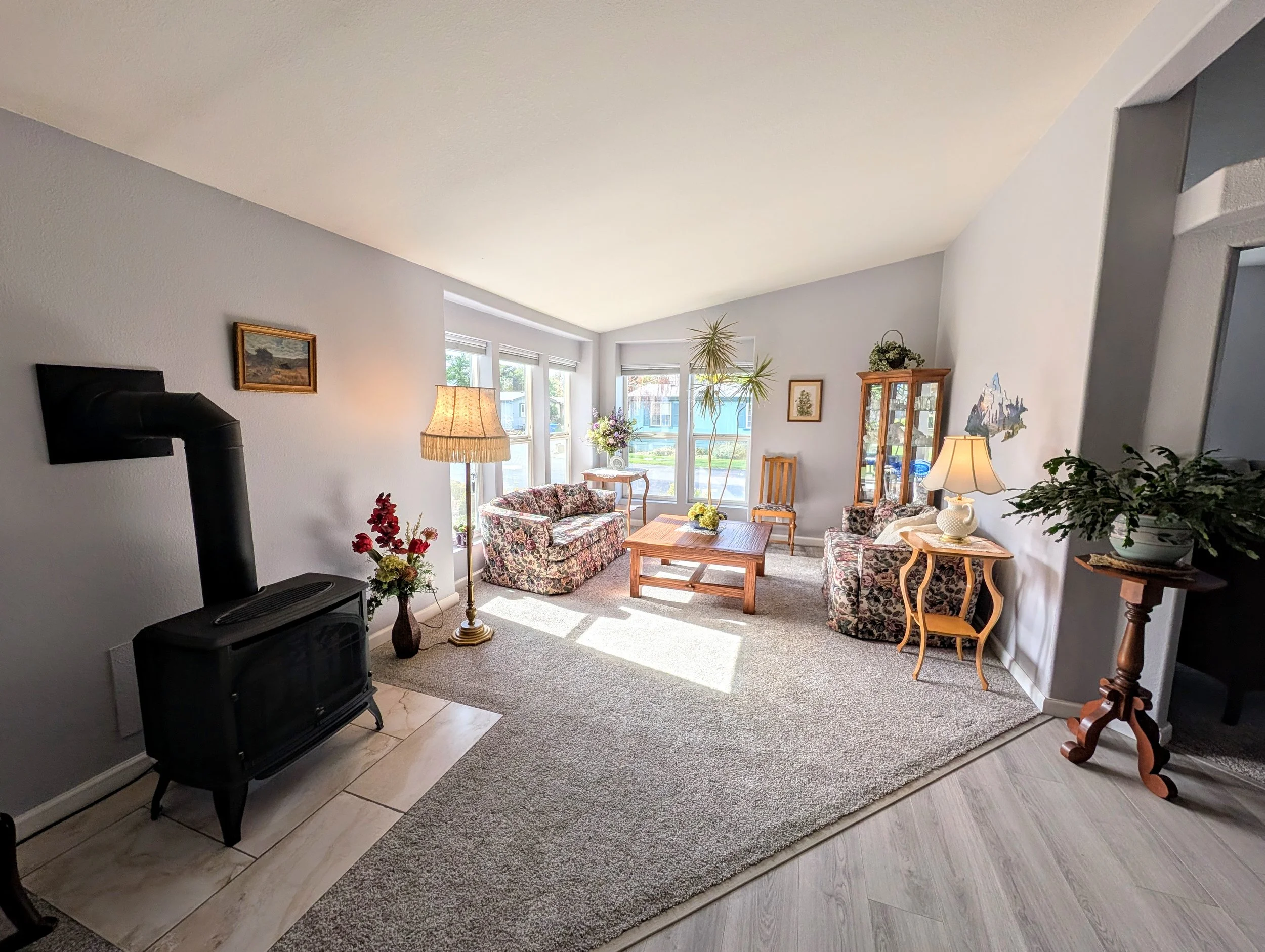 SB71_LivingRm2.jpg