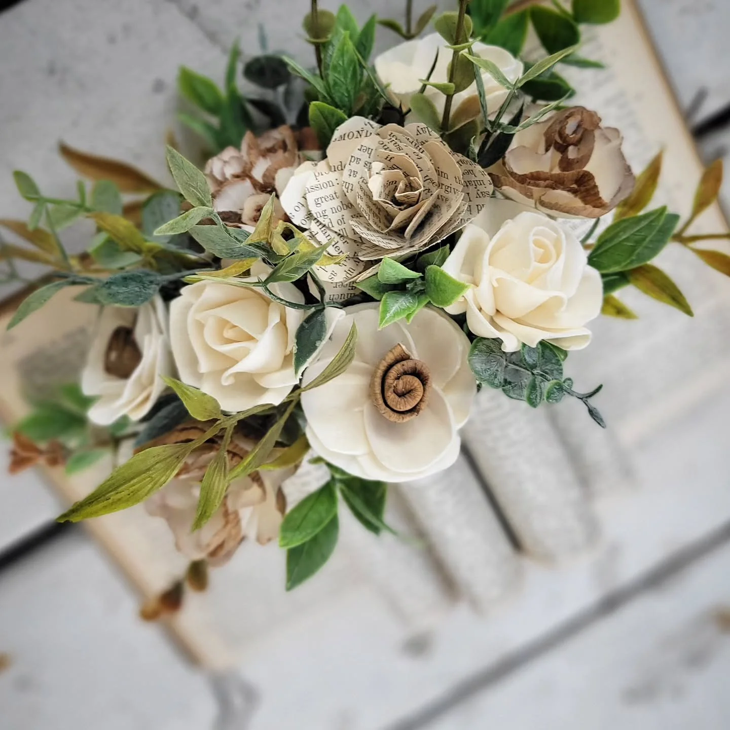 Antique book vases continue to be one of my best sellers. We nearly sold out once again at Twisted Wilderfest, which means I'll be out hunting for some new old books this weekend!

#WoodFlowers #WoodFlowerFlorist #OhioFlorist #WeddingFlorist #Wedding