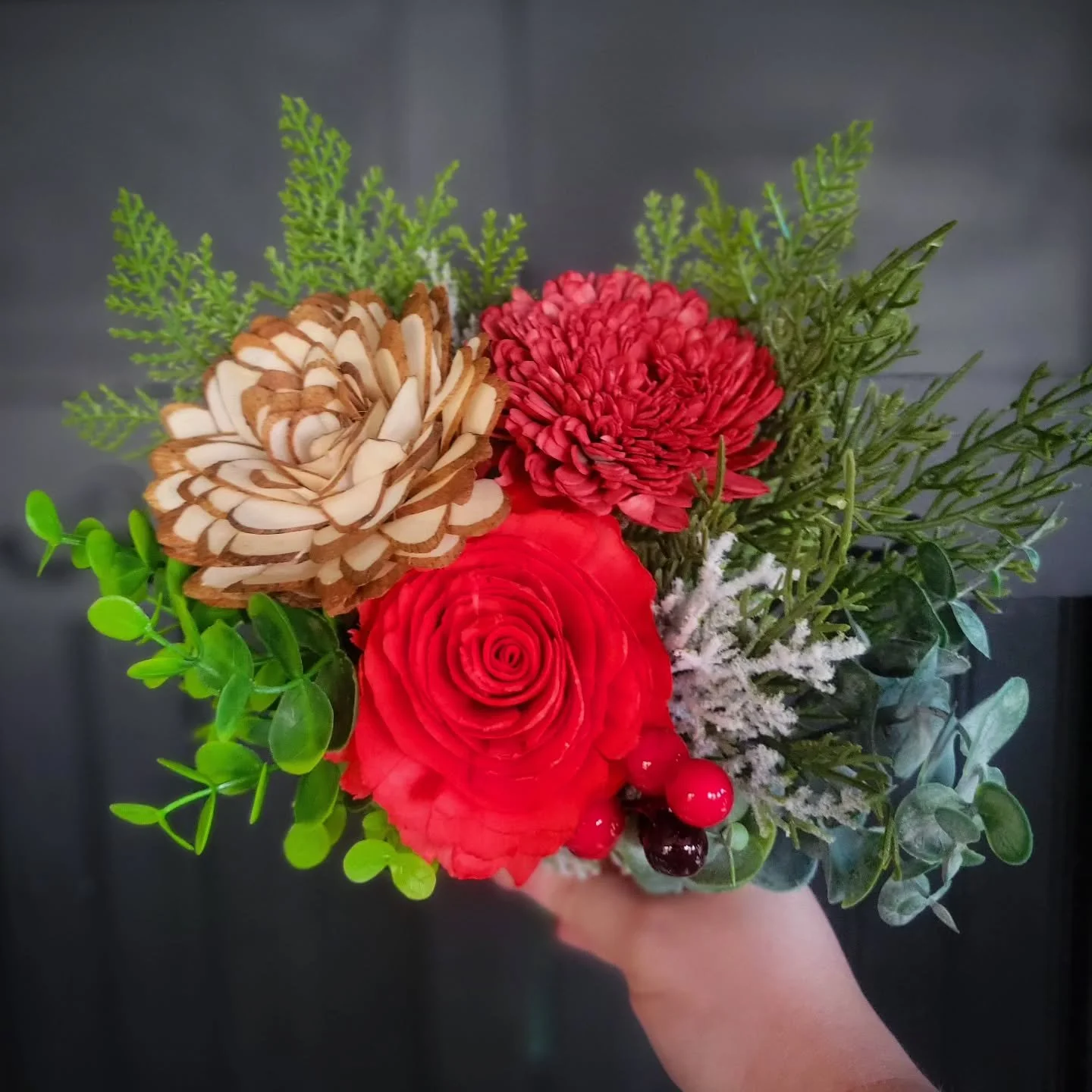 Today is the day! The Candlelight Walk in downtown Wadsworth. A reminder that I have a few festive bouquets available at the @opaldragonflyboutique wrapped with a ribbon and plastic sleeve. These bouquets are an easy way to add holiday cheer to your 