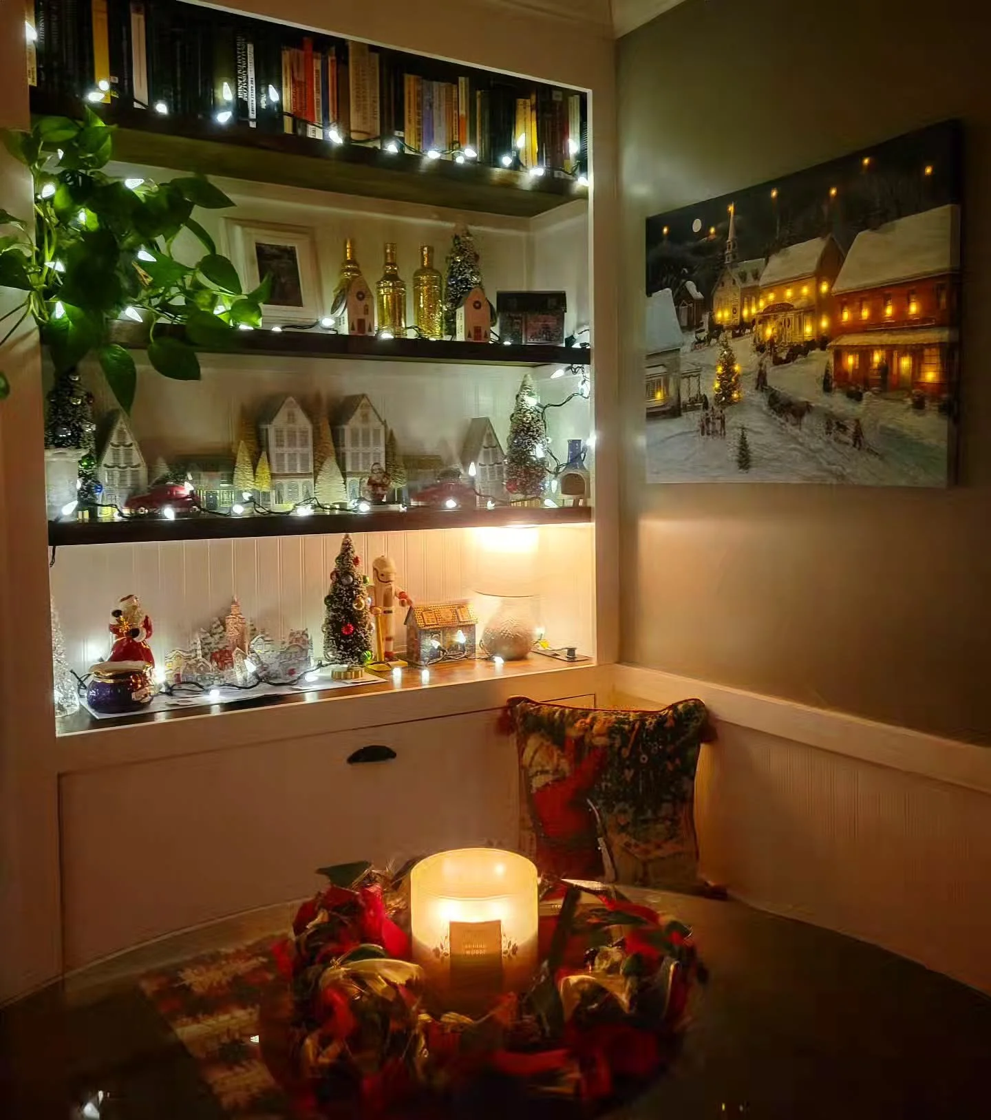 Once again, far too much time has passed since I've made a post (sorry algorithm I'm doing my best 🤣), but I've been busy working on my last wedding of the year. The wedding is Christmas-themed, so I'm working hard to make it ✨️magical✨️ I'm current