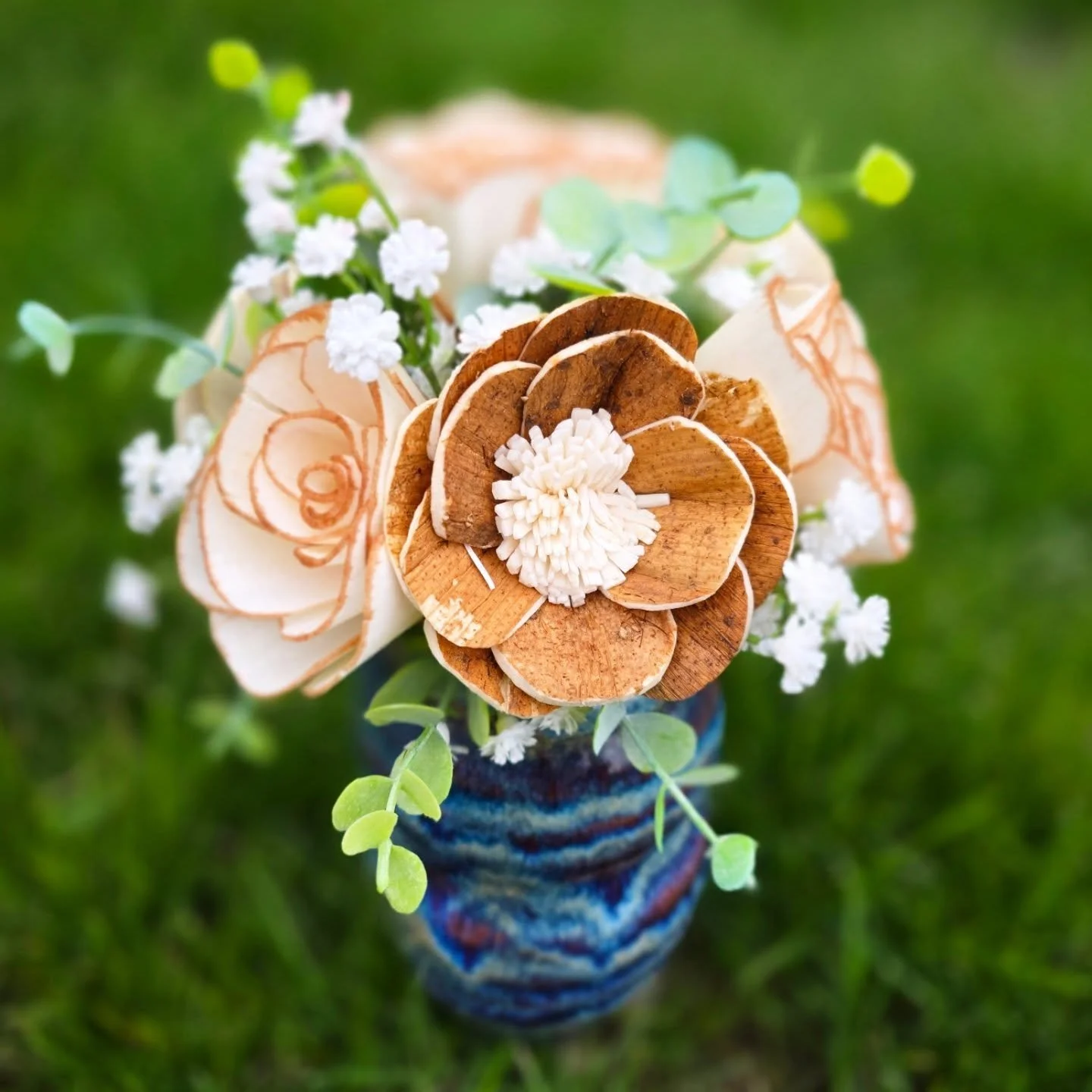 A custom order for one of my favorite returning clients. This was given to her aunt to celebrate her 100th birthday! I'm honored my work was used to celebrate such an amazing milestone.

A family member of my client's made the vase. Isn't it lovely?