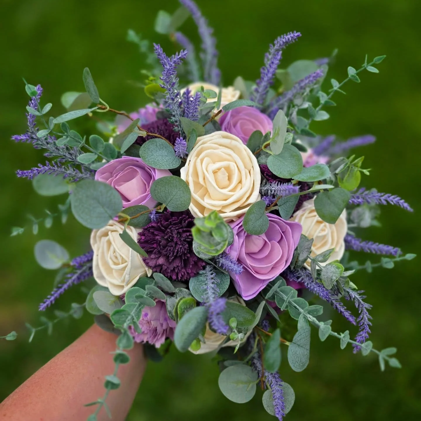 Congratulations to my wonderful clients Liz and David who got married this weekend! It was a privilege to create your wedding florals, and I wish you both a lifetime of love and happiness!

I just realized this is my TENTH wedding since starting my b
