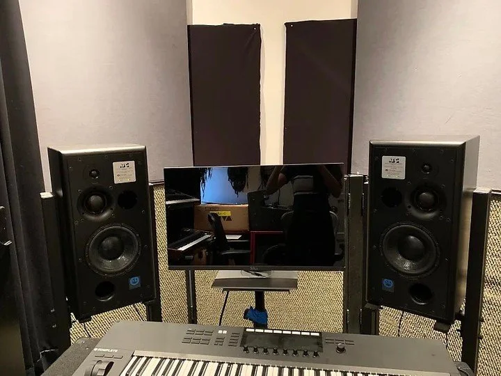Great monitors deserve a solid foundation. Our 46&quot; Speaker Stands are purpose-built for large, powered studio monitors like the ATC SCM50 ASL.

#soundanchors #speakerstand #speakersoundquality #improvespeakers #speakersound #montiorsoundquality 