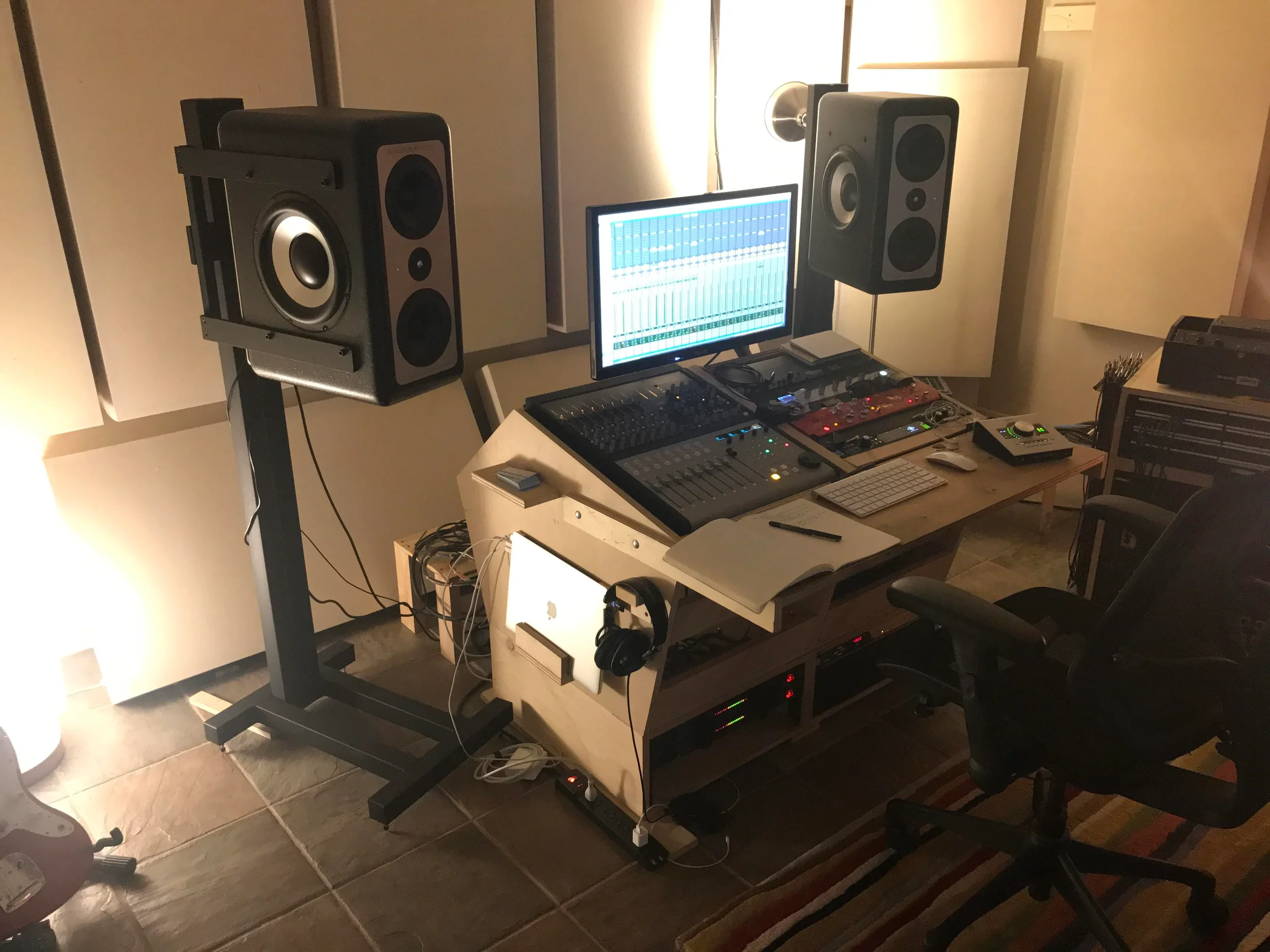 MM27 Adjustable Stands