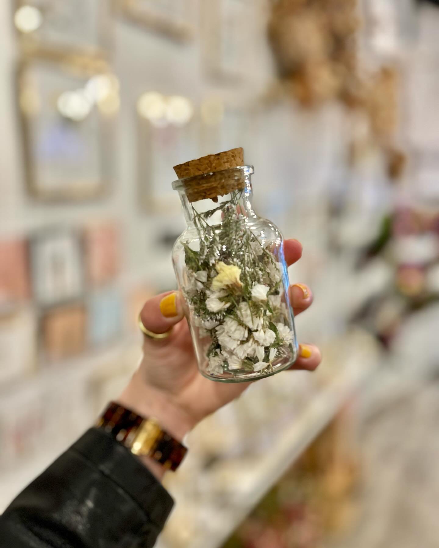 These dried floral jars are just the cutest addition to bathrooms, small tables, bookcases and much more! We have tons of jars to choose from, come shop!