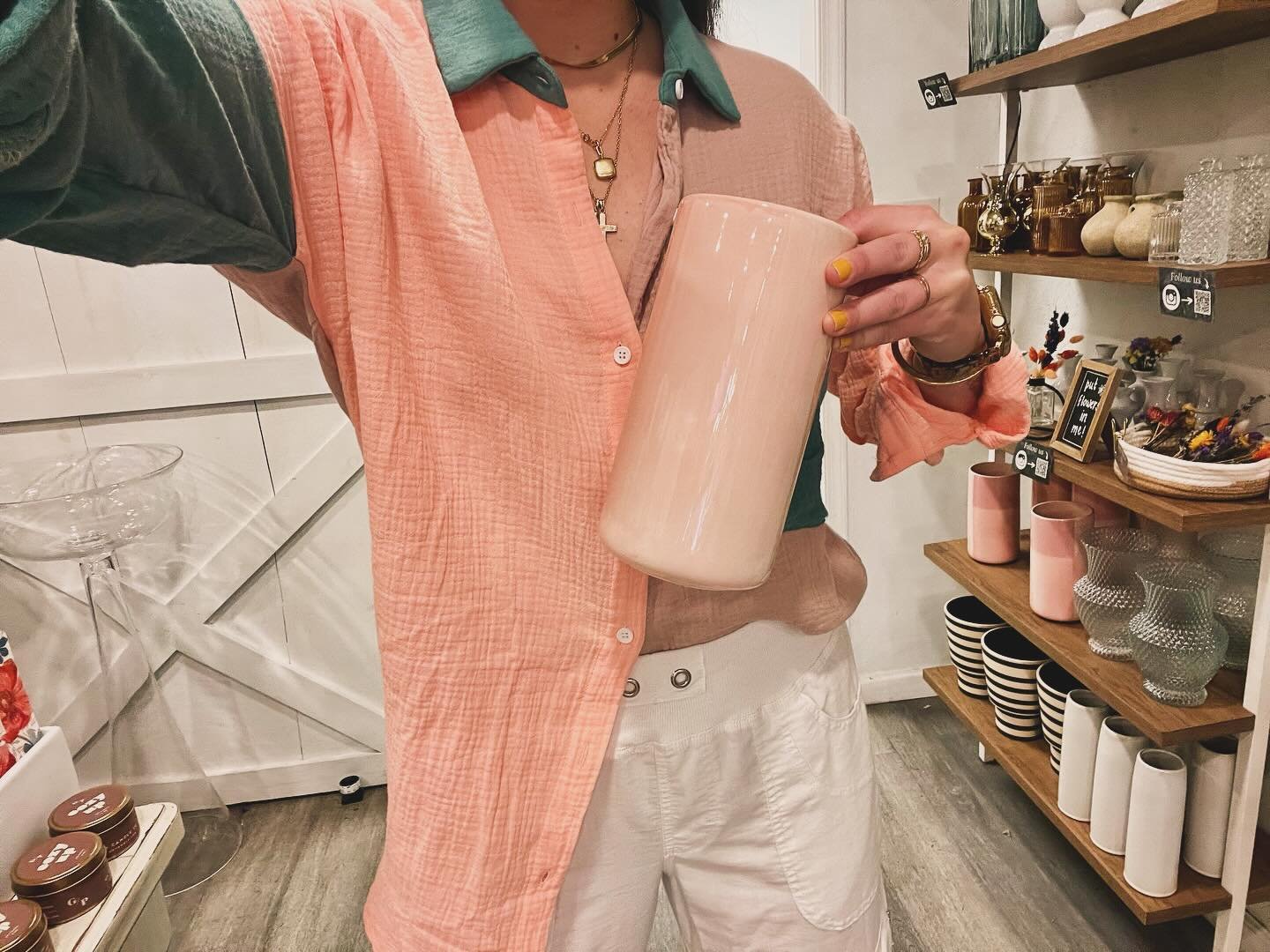 when the vase matches your fit! stop by to grab one of these muted light pink vases&hellip;they are perfect for spring and longing to be in the middle of your dining table 💕🌸🎀🩷