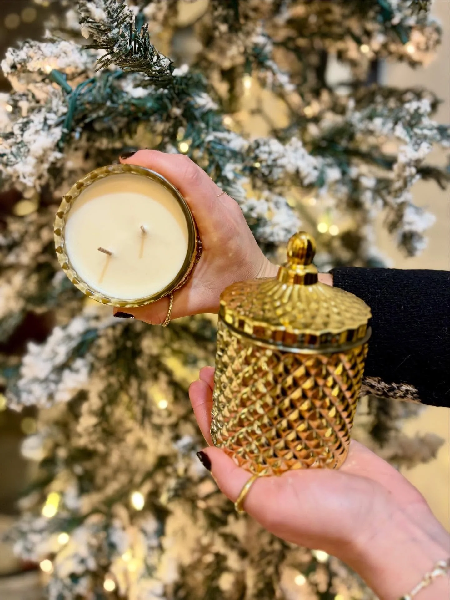 New candle drop! 🕯️🔥🎄

hand-poured &bull; in&mdash;house &bull; 100% premium soy