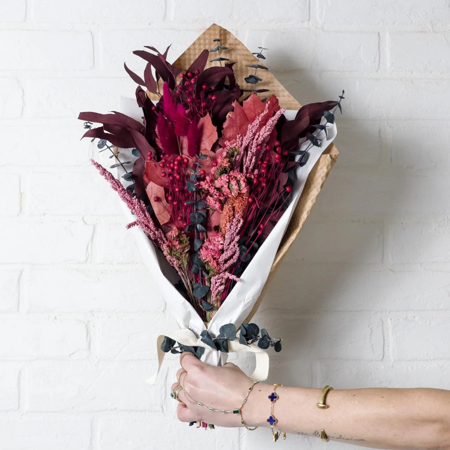 dried bouquets 🥀
an everlasting floral option - available on our website ❤️