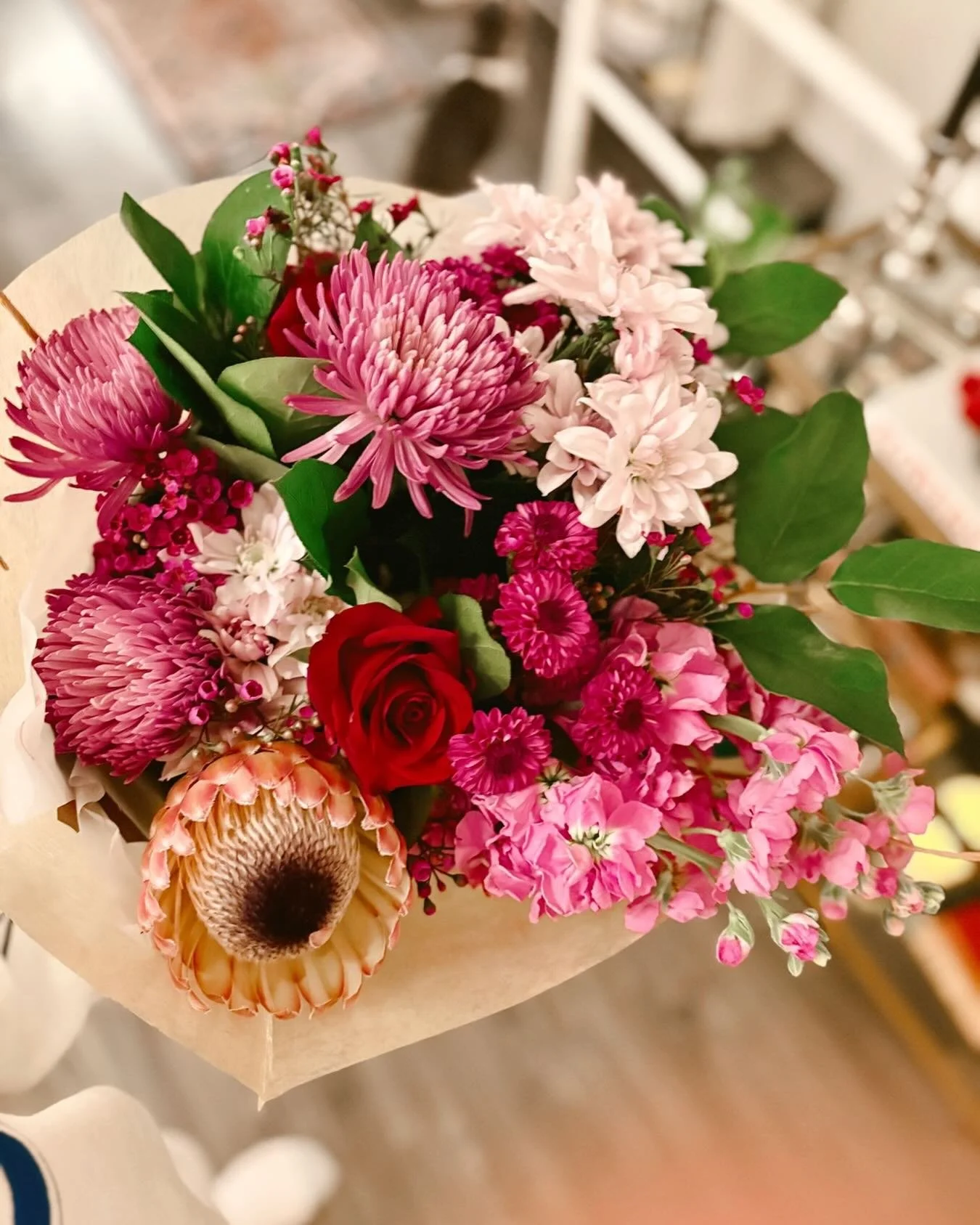 Who is still enjoying their Valentine&rsquo;s Day flowers? 🙋&zwj;♀️🙋&zwj;♀️🙋&zwj;♀️