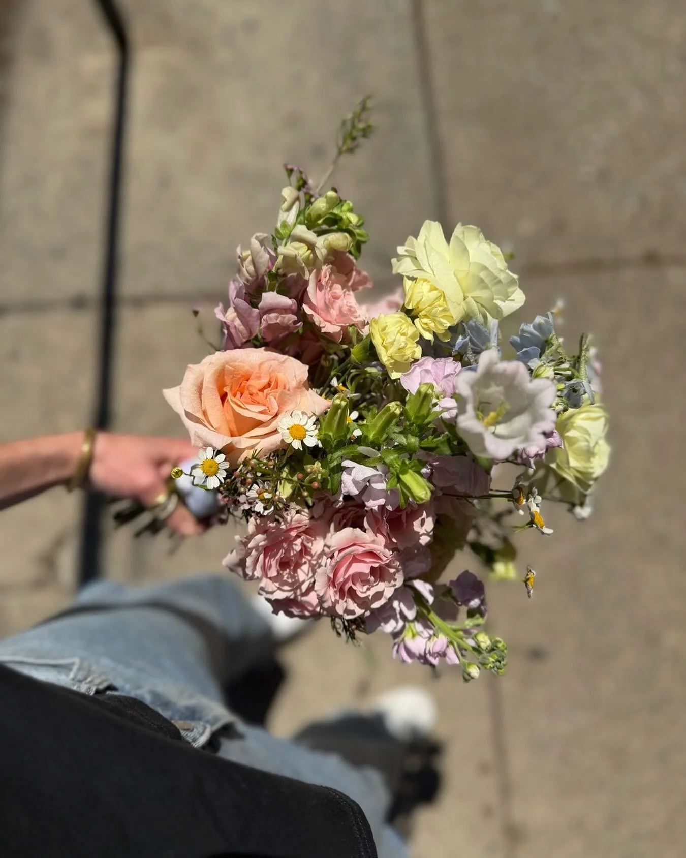 sunny bouquet for a gloomy day 🌦️