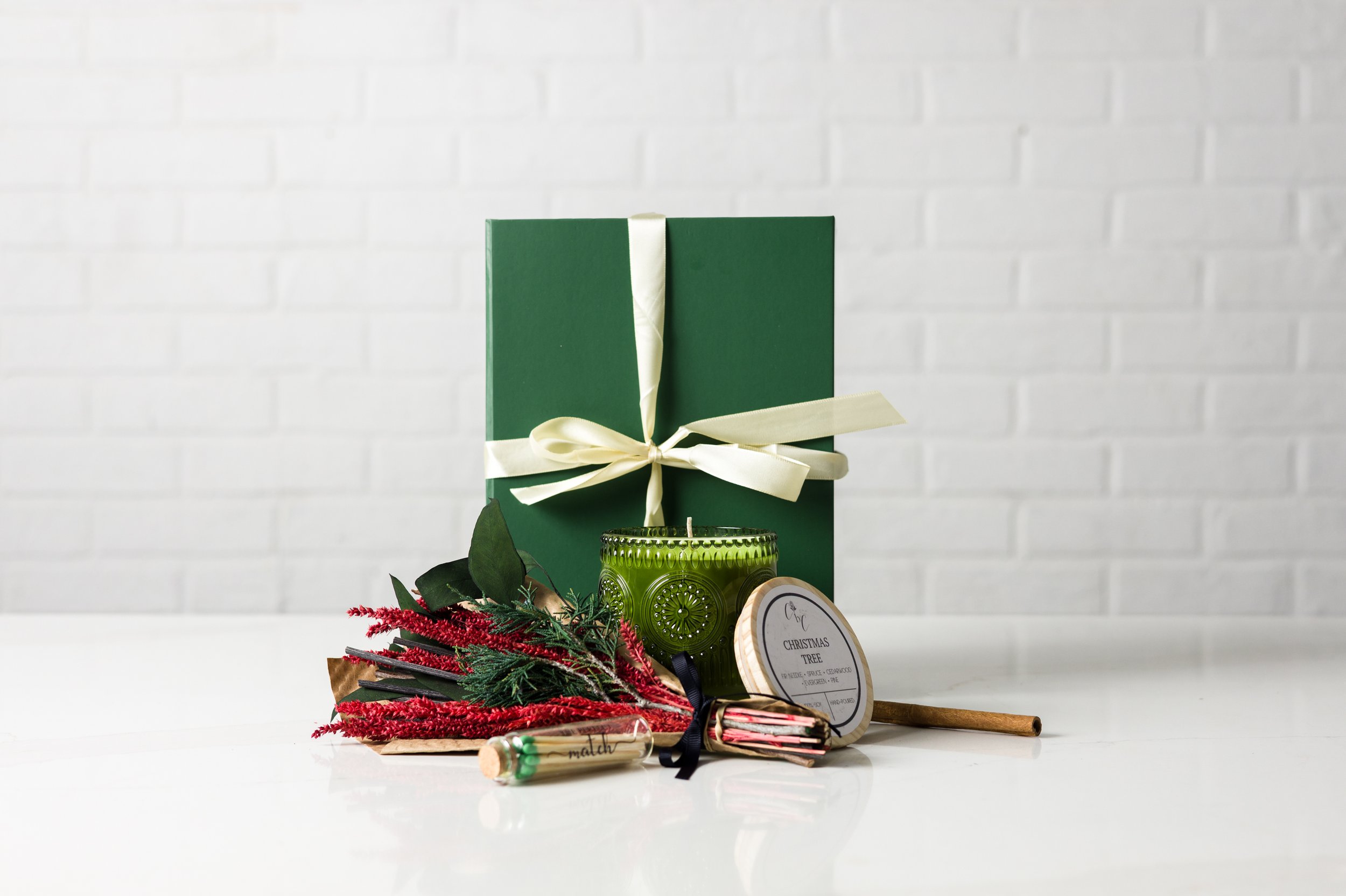 green festive gift box candle.jpg