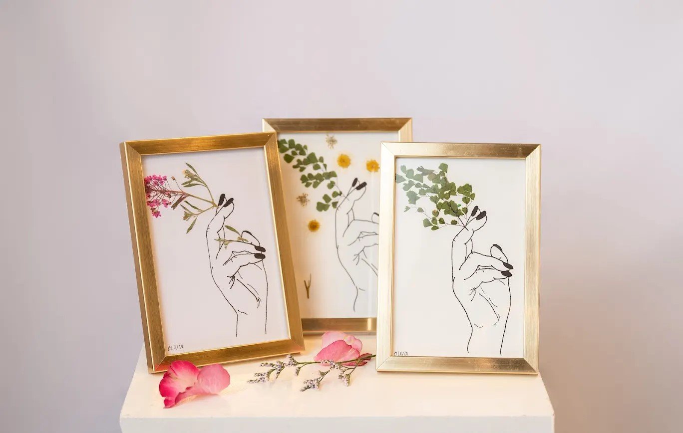 floral botanical dried flower minimalist art