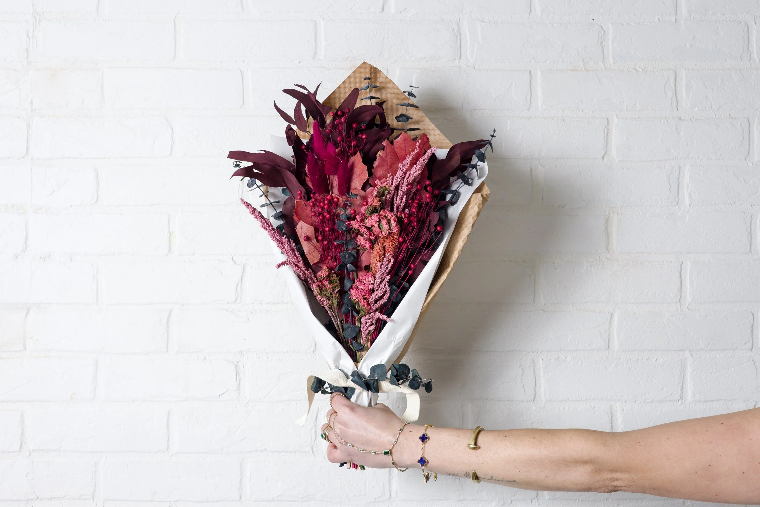 Valentine’s Day flowers, modern bouquet, romantic roses, floral arrangement, Philly flower delivery, South Philadelphia florist, Valentine’s gifts, handcrafted bouquet