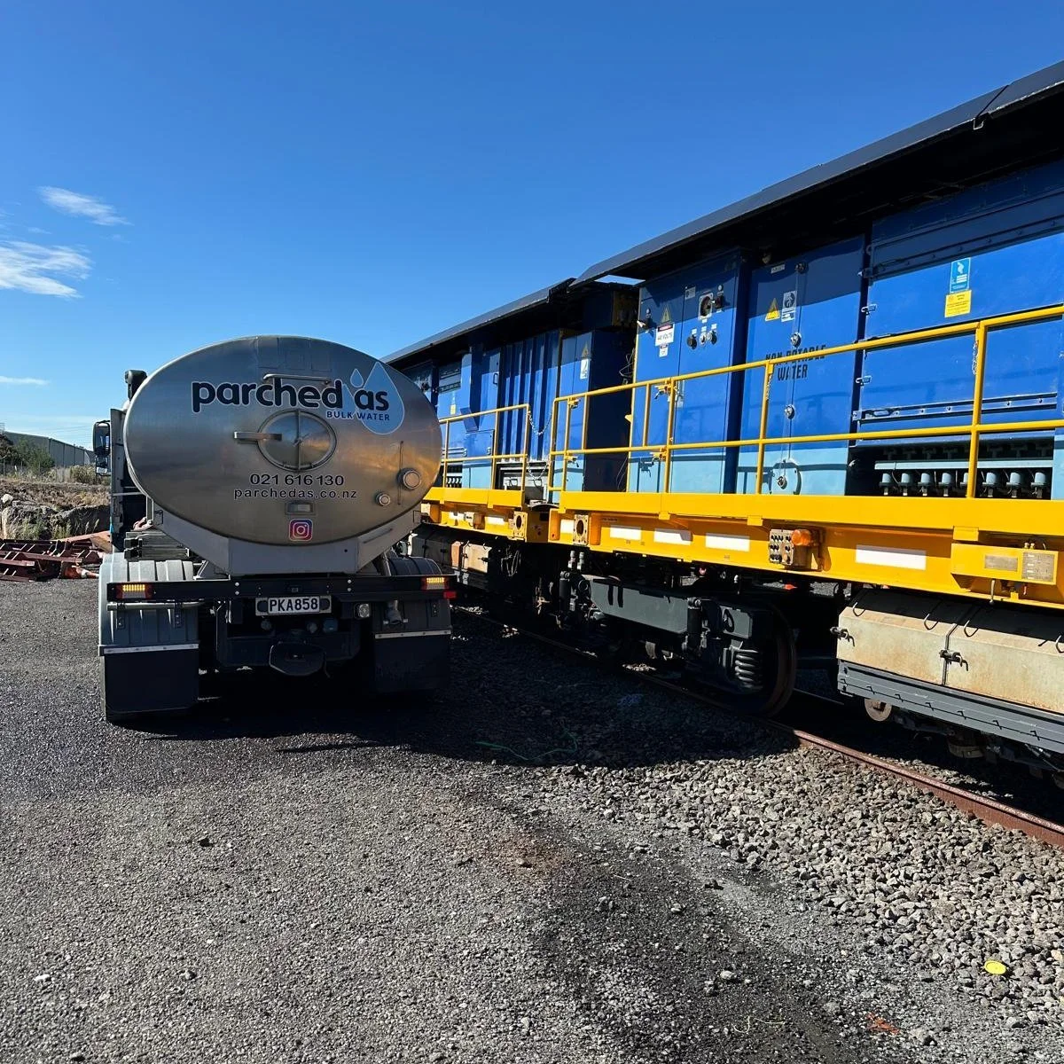 π¦ Random Commercial Water Jobs Monday π¦
We fill trains! We created a customised fitting to cater to this rail grinding beast π
I bet you've never thought of how they maintain railway tracks until now π€
#commericalwater #BulkWaterDelivery #parc