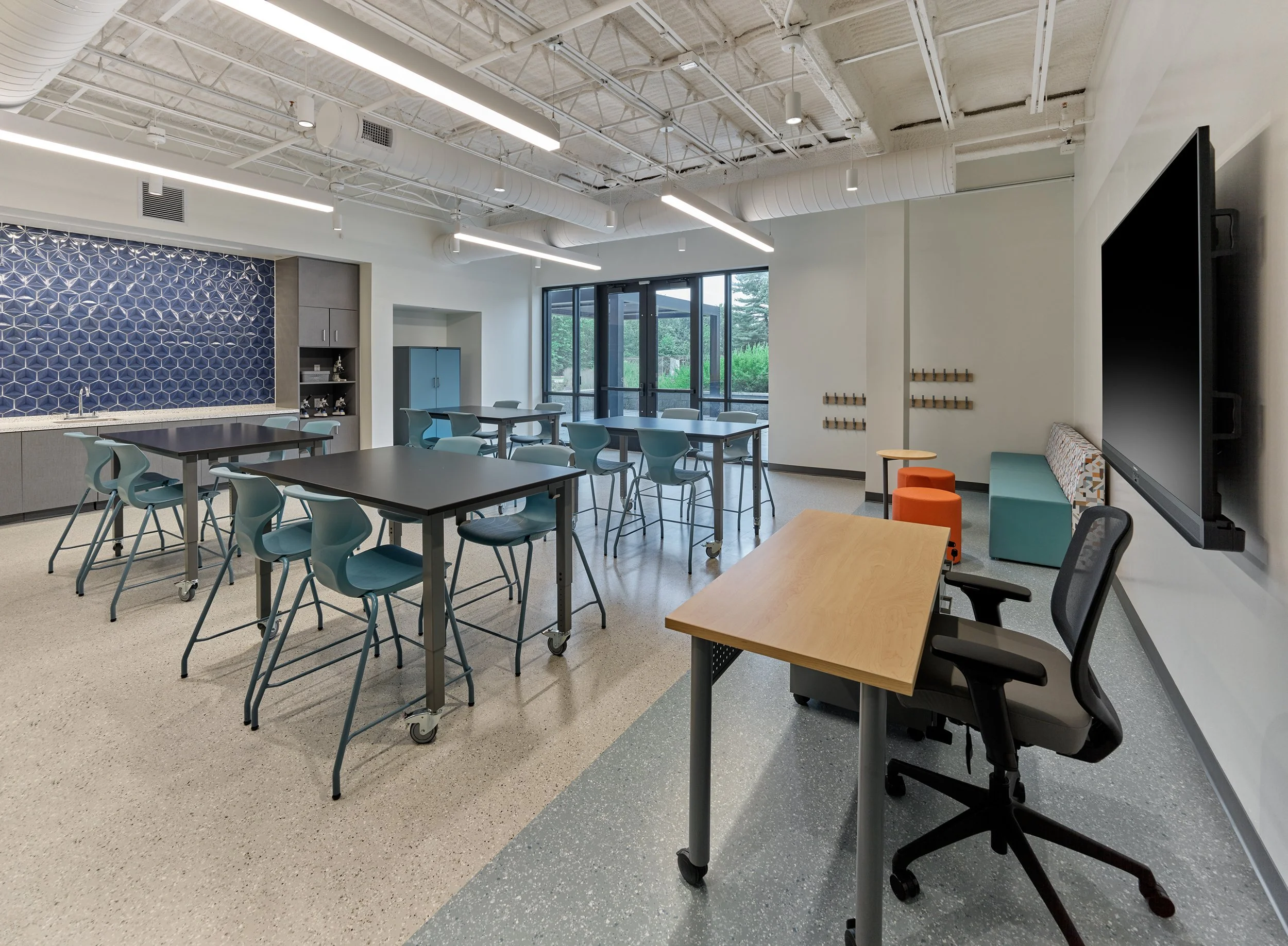 martin-luther-school-science-classroom.jpg