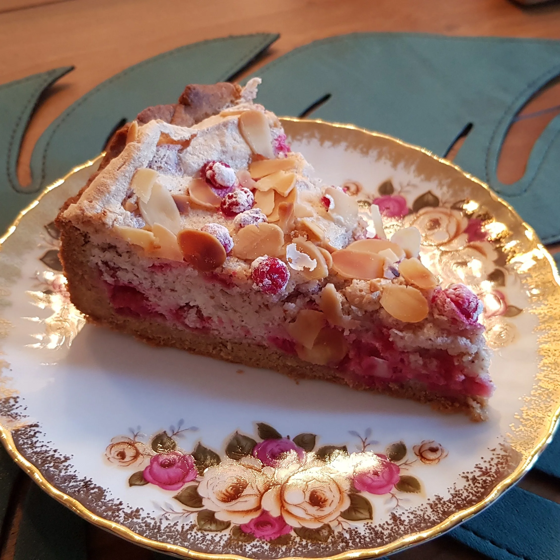 JOHANNISBEER-BAISER-KUCHEN