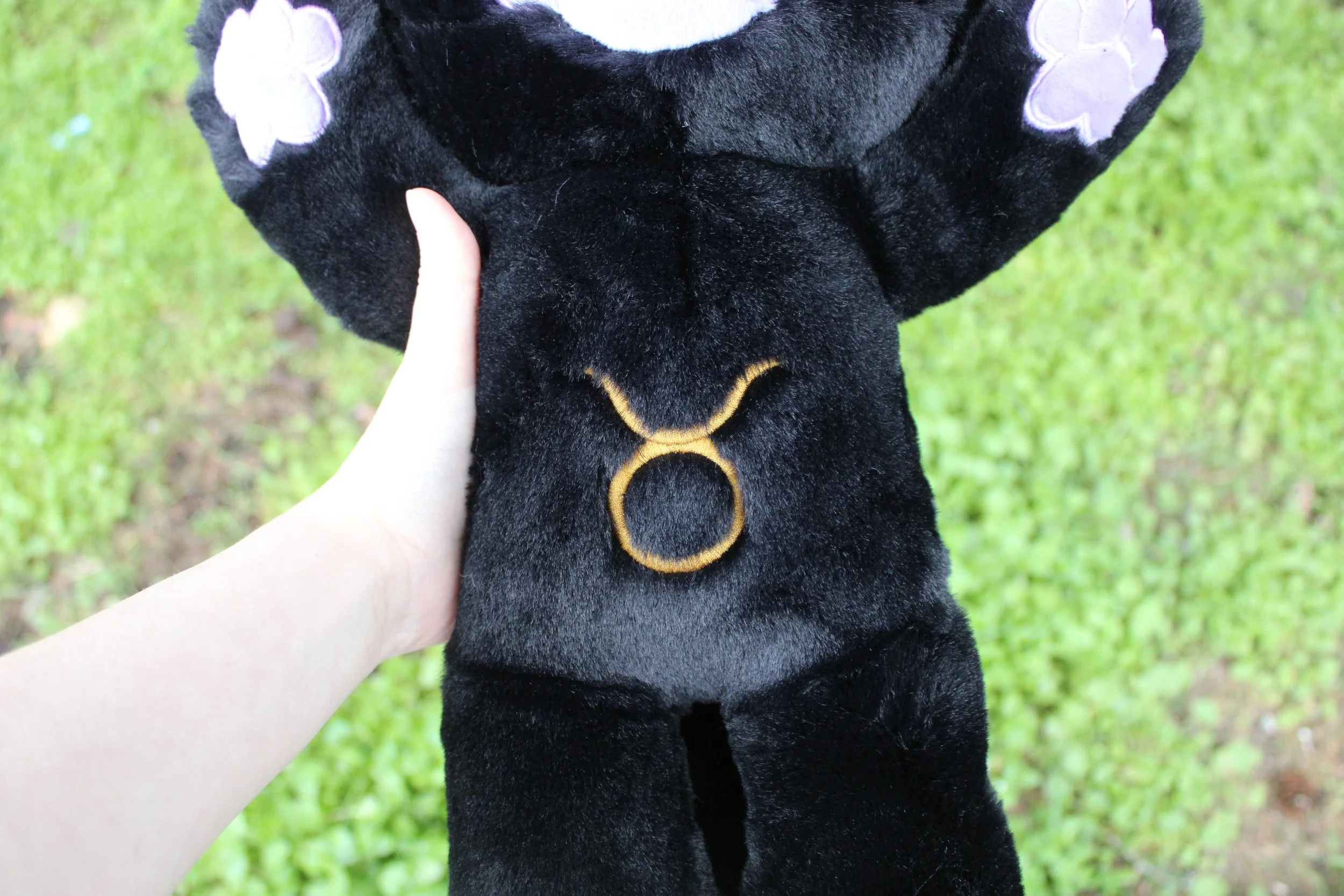 Tauro's Belly (Taurus Zodiac Symbol)