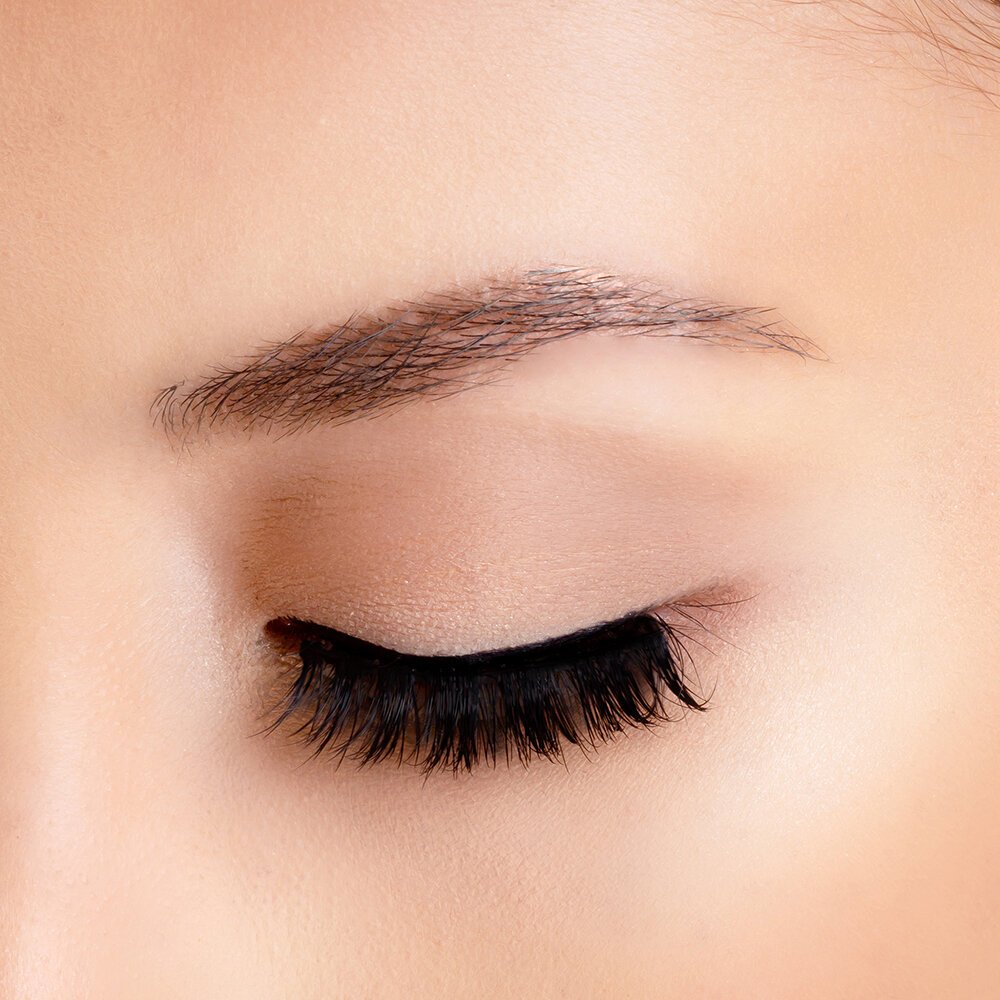 LAVONNE+LASHES+CLOSED+EYE+CLOSE+UP.jpg