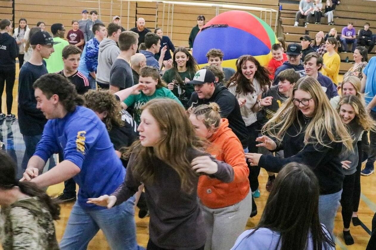 Winter Camp memories! We had another top-notch weekend at Alpine.

✨Thank you:
to all the group leaders for bringing your teens!
to speakers John Skaggs and Caleb Frink for bringing the Word!
to both Ruth and Corey for literally going the extra mile 