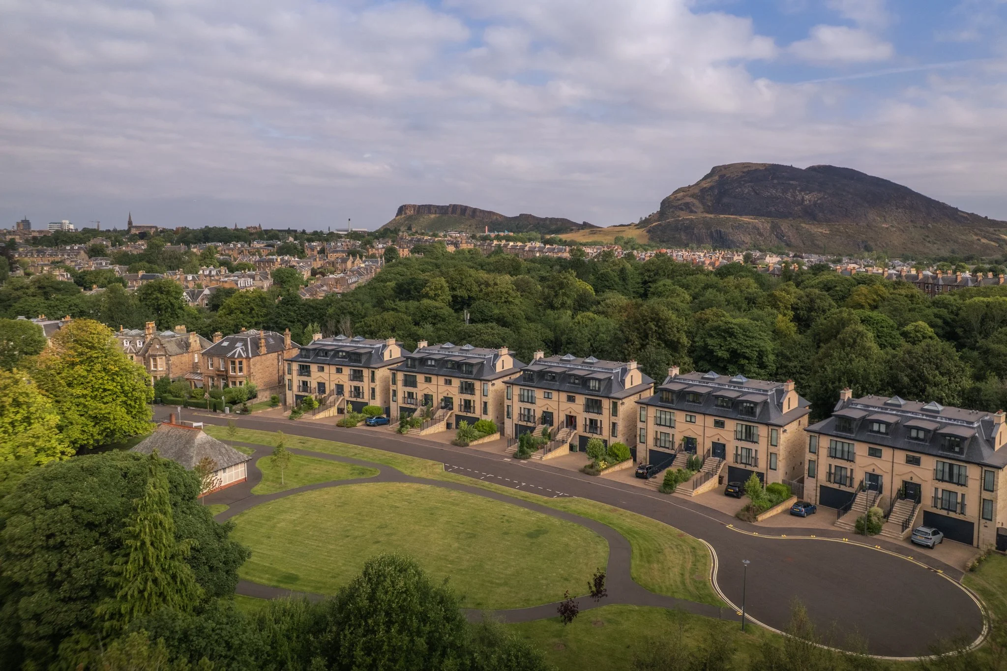 11 PAVILION CRESCENT-5.jpg