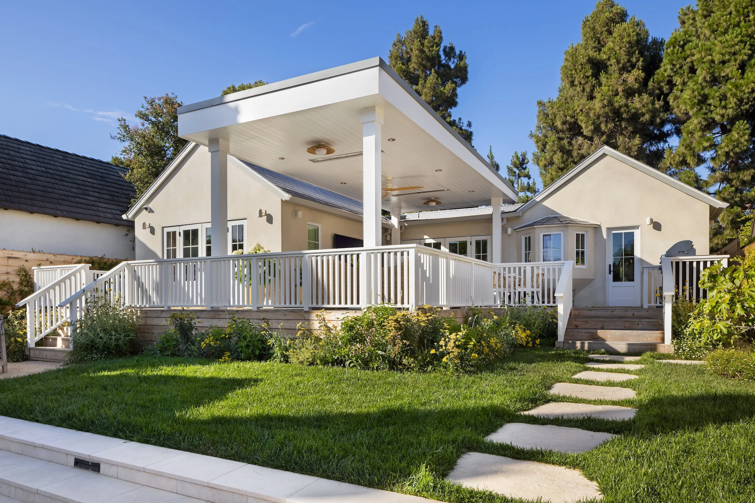 Covered Outdoor Living-Dining