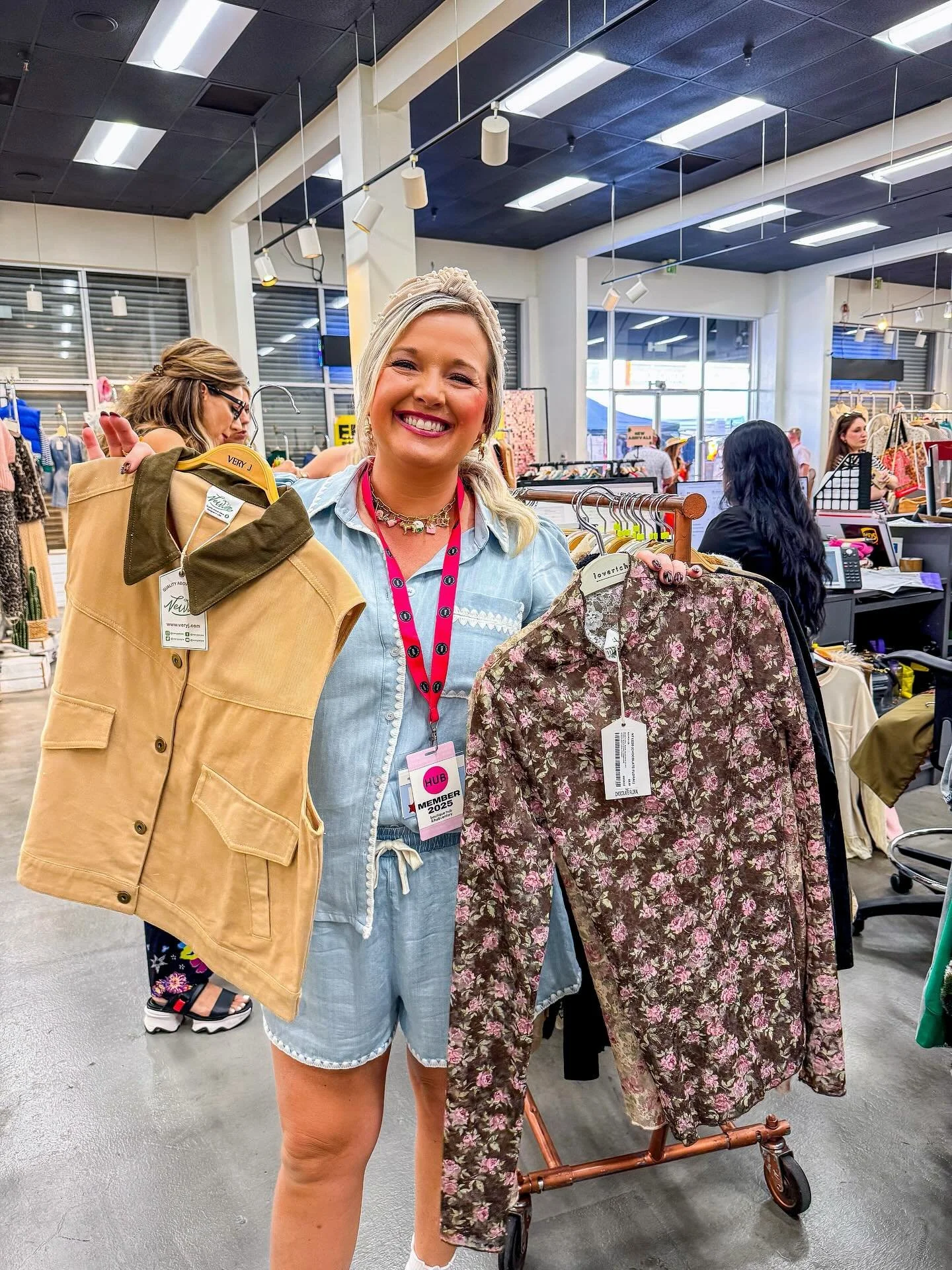 Last weekend, J Bohn and her dad (the OG J Bohn) were out in L.A. for the most incredible experience with The Boutique Hub! They had the opportunity to network with other top boutique owners in the country who also went through Retail Bootcamp, the c