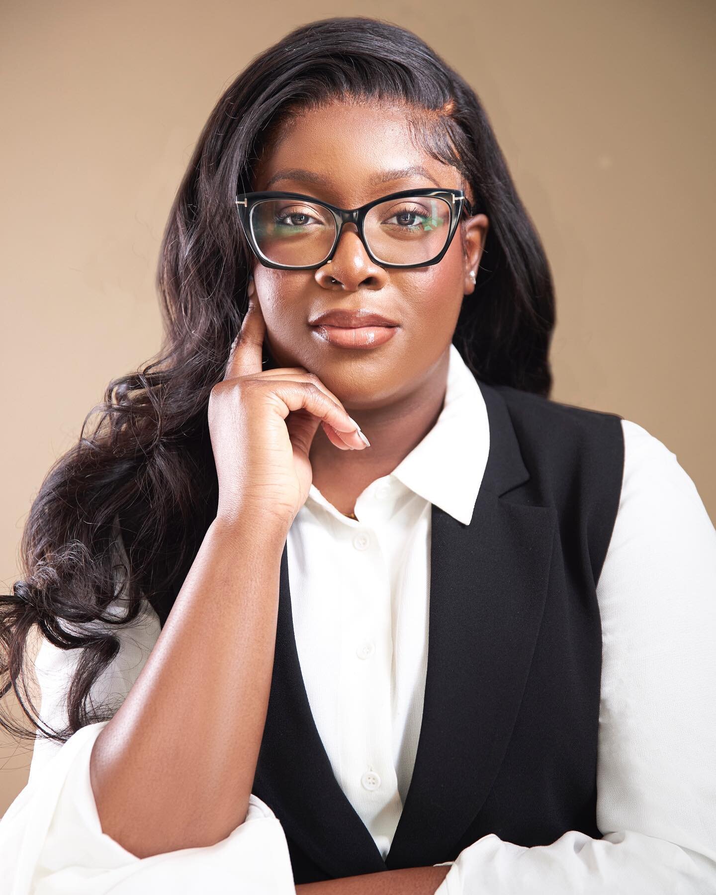 I would hire her instantly 🤷🏾&zwj;♂️‼️Offering Professional Headshots as well ‼️Come update your LinkedIn with BLA 📸

 #nycphotography #nycphotographer #nycphotographers #nycphotoshoot #dmvphotography #dmvphotographer #dmvphotographers #dmvphotosh