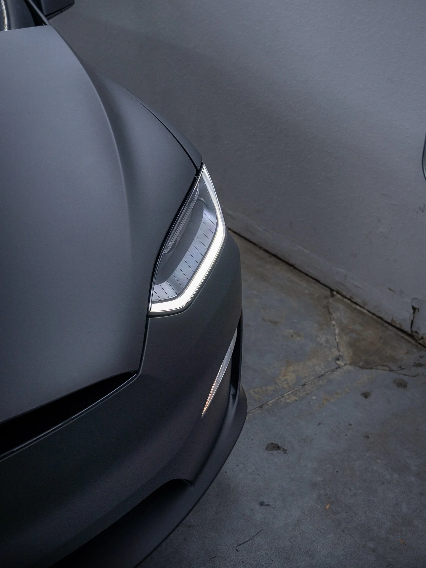 🦇 Another Batmobile acquired and now roaming the streets. Wrapped this Tesla Model X in 3M Dead Matte Black, giving it that stealth-mode finish 😎⚫️

Ready to transform your ride into something meaner?

(DM US TODAY FOR A FREE QUOTE)
🔸Vinyl Wrap
🔸