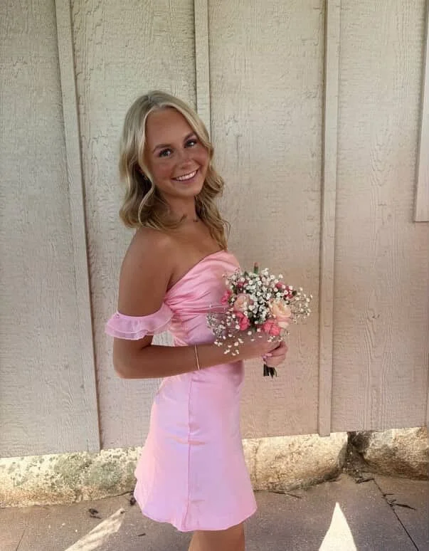 All my homecoming girlies looked so good this season! 

Here is a sneak peak 😉☀️

🥂 Here&rsquo;s to keeping that summer glow all year round! 
.
.
.
#spraytan #sjoliesunless #flawless #sunlesstanning #airbrush #homecoming #northfieldmn