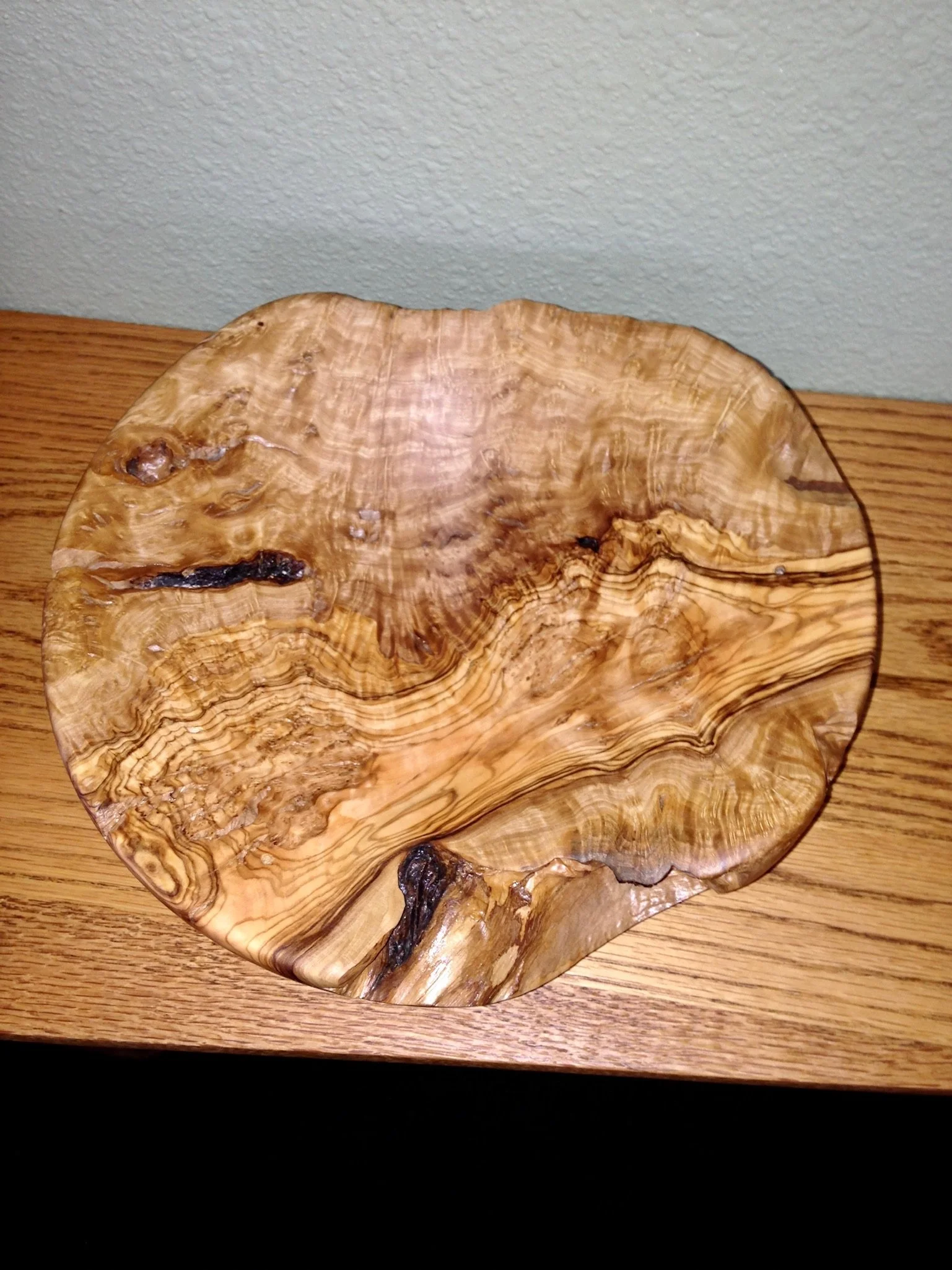 A series of 10 - 11 inch plates