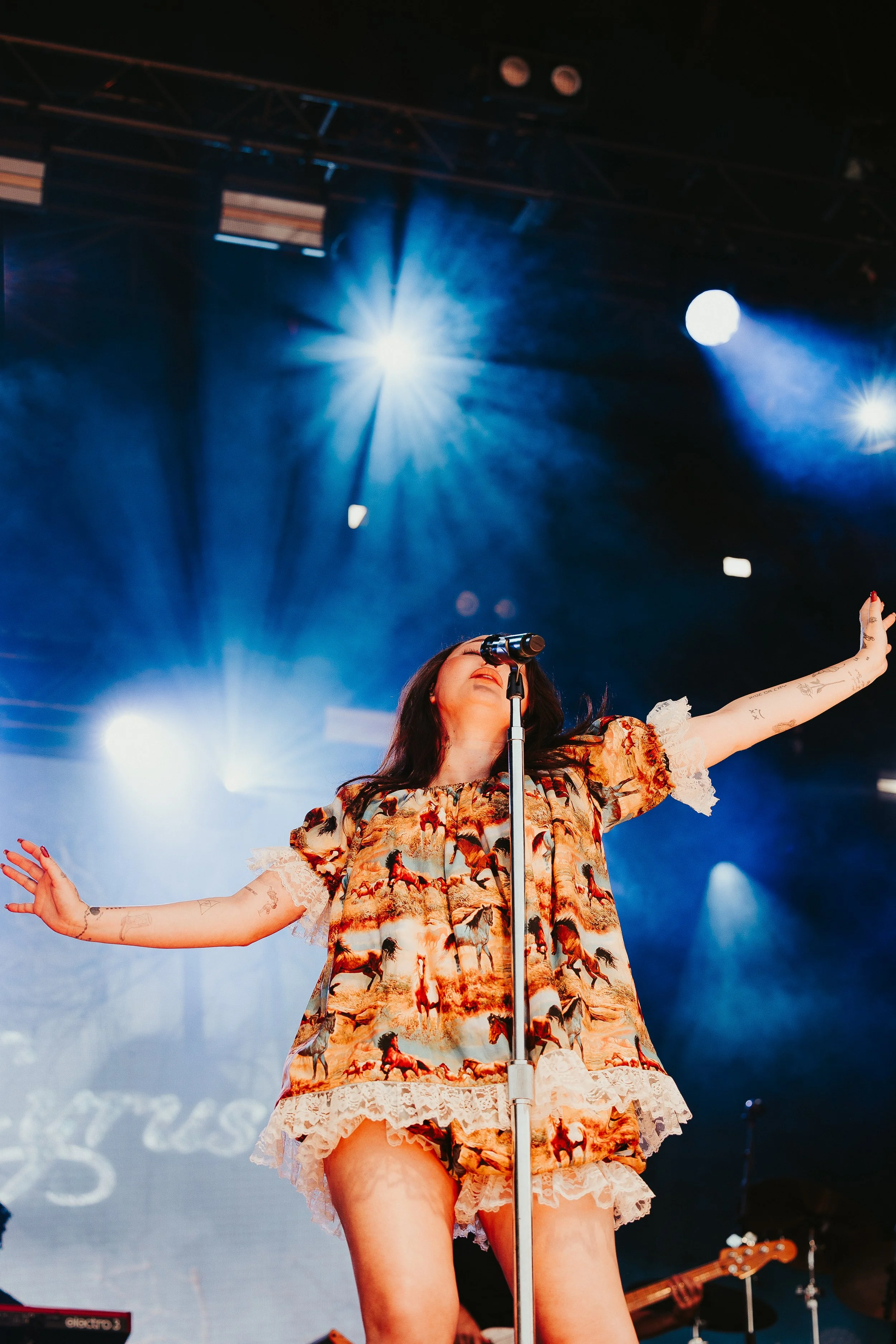 noahcyrus-11.jpg