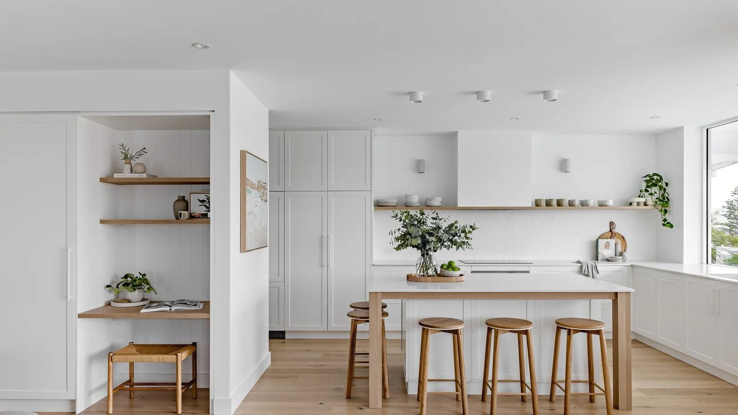 Loving how this project turned out. @jamisaarchitects @_michellemorrisinteriors @advantagecp @anchorceramics @the.palm.co @emmy_holt