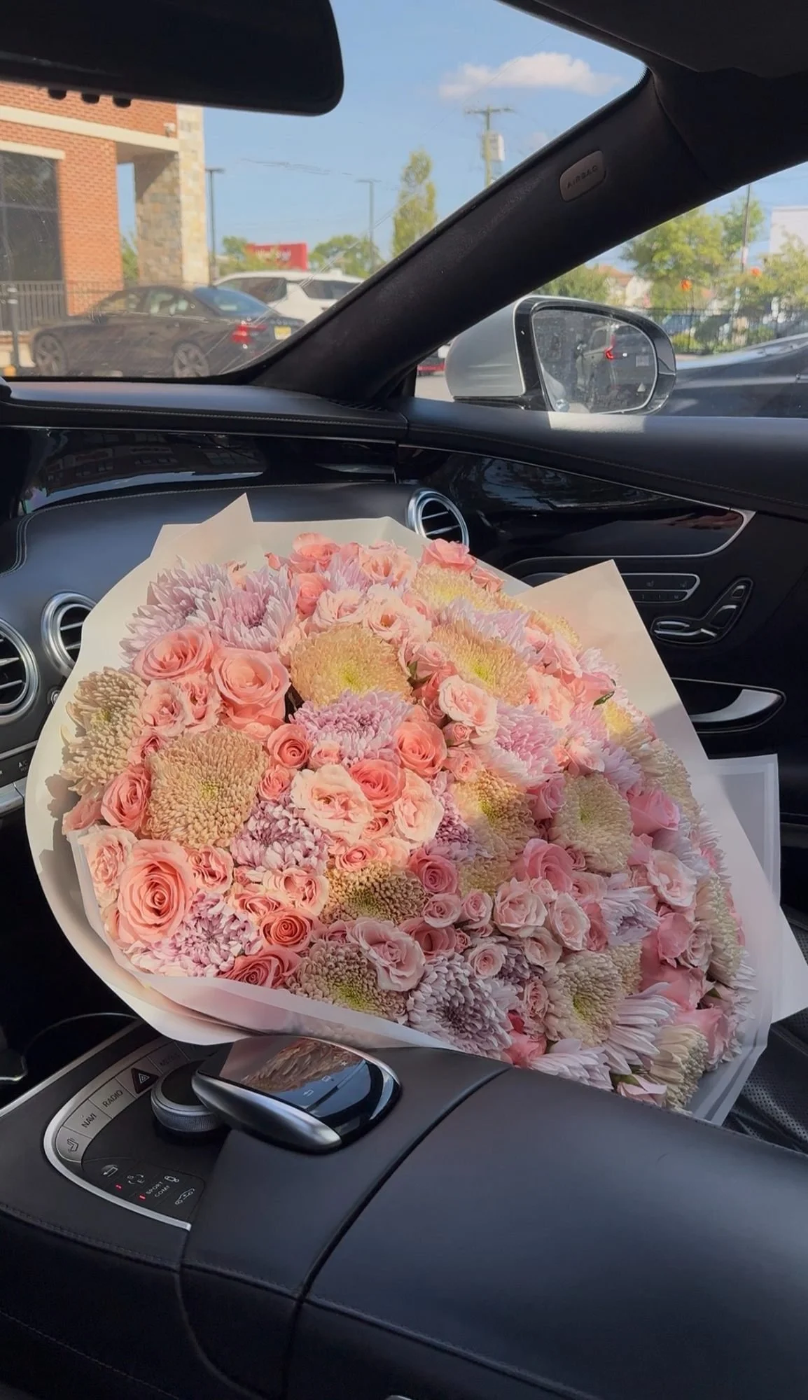 lovetoyourstep-pastel-pink-cream-rose-bouquet-car.jpg