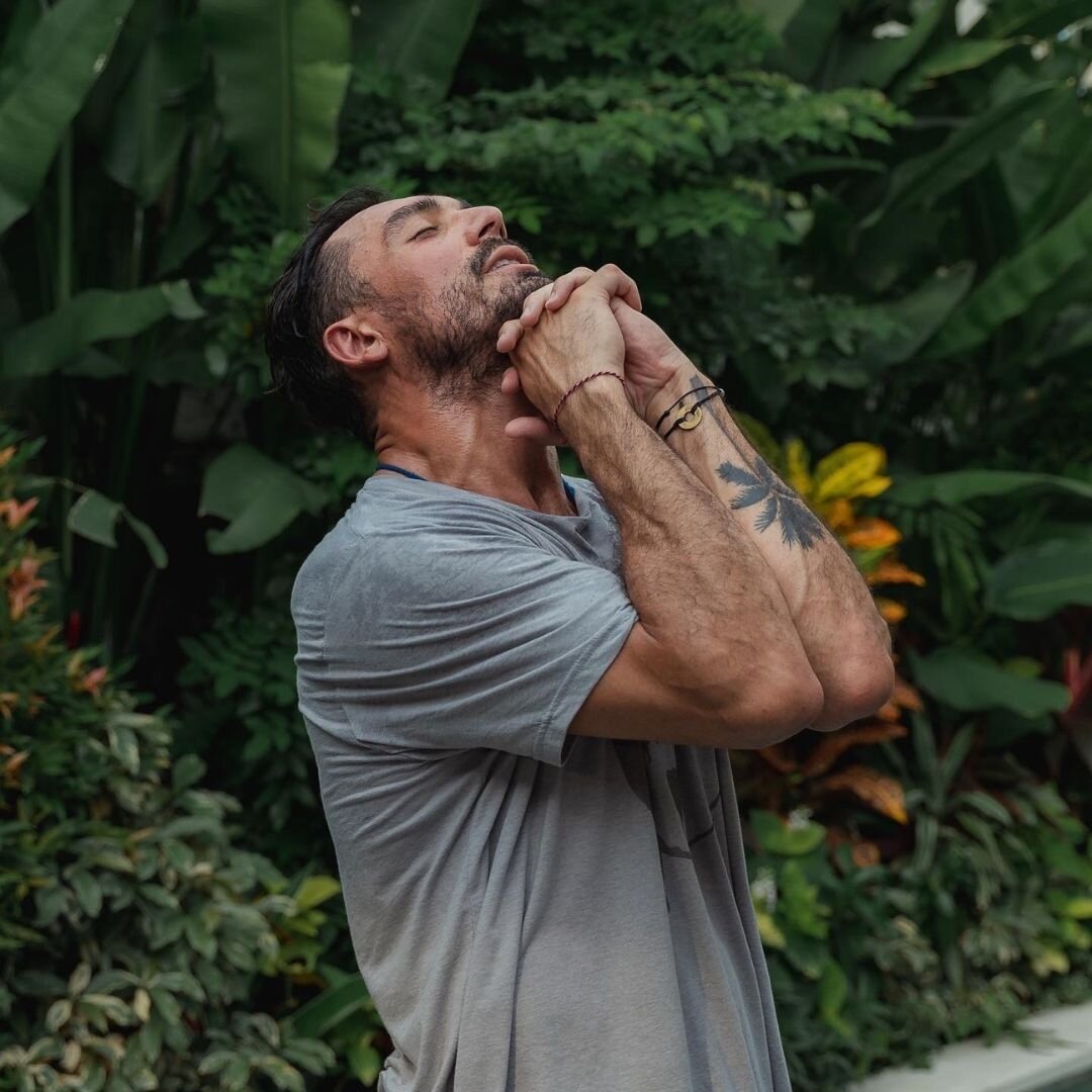 From playing in the NFL, to guiding breathwork around the world and leading international wellness retreats, Big Joe has tangible life experiences that provide insight + techniques to heal, and bring balance to your life.⁣
Born and raised in Californ