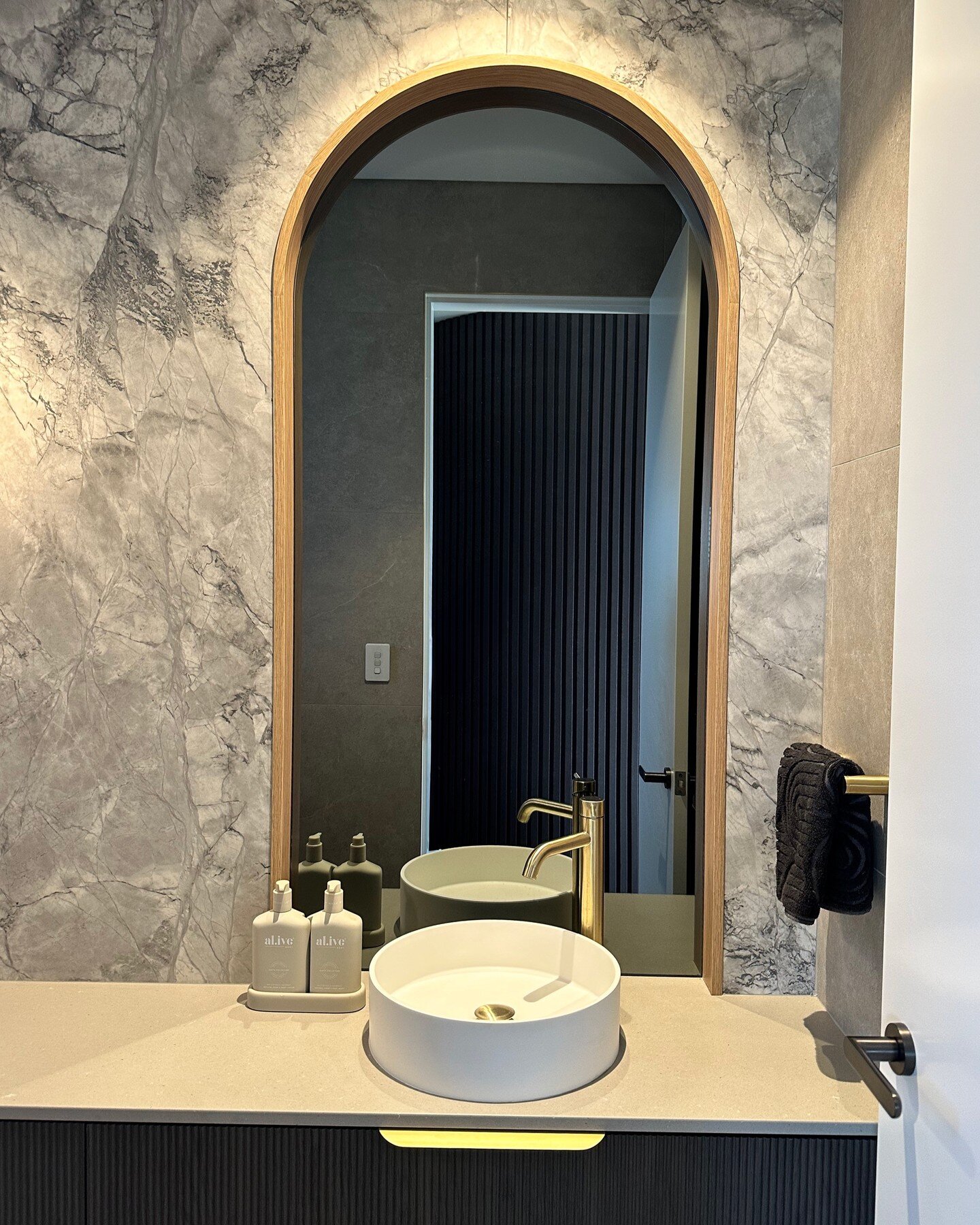 I am in love with this powder room designed for our Coolbinia Residence client! 😍 
#bathroomdesign #bathrooomgoals #interiordesign #luxuryhomes #arch #dreamhome