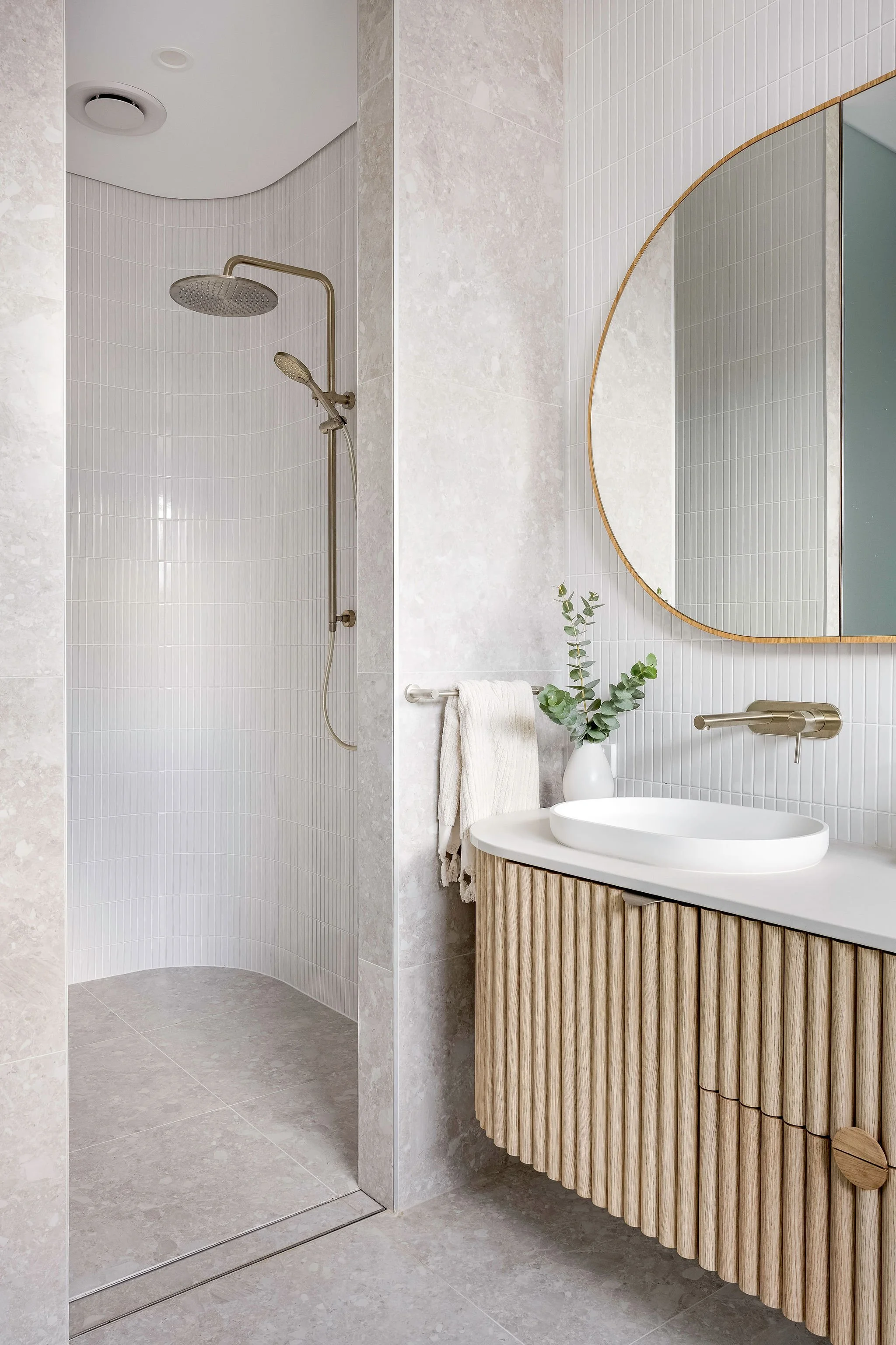 UrbaniDesign_756GBR_Bath1-2.jpg