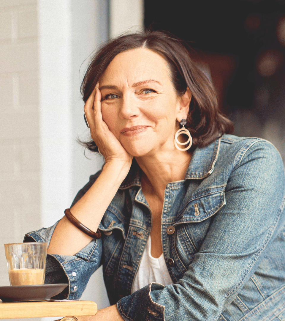 PIP WILLIAMS in conversation with Debra Adelaide