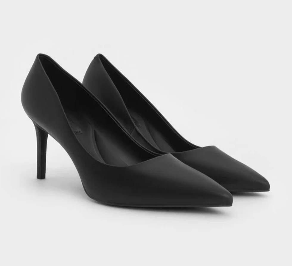 Black Pumps