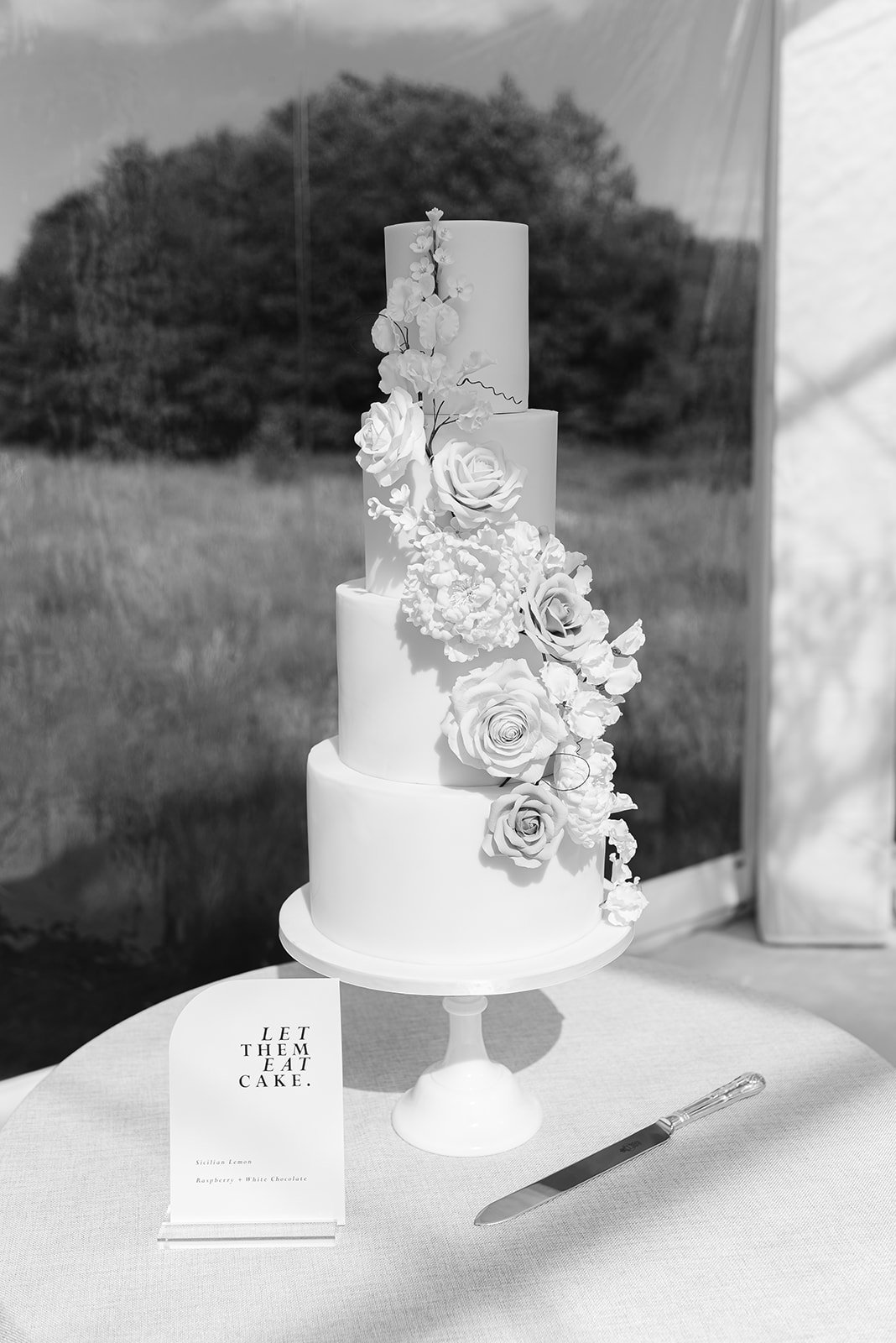 Luxury Wedding Cake .jpg