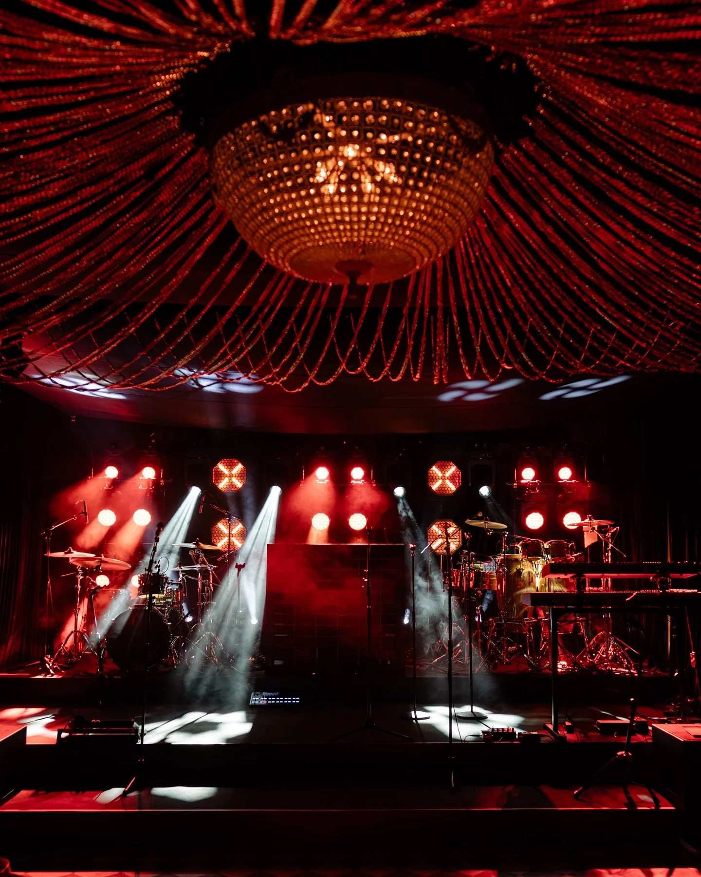 From concept to delivery, our design process is patient, creative, logistically detailed, and allows you to dream. Elevating your celebration both visually and atmospherically.

1. We begin with you. Your loves, stories, style, priorities and persona