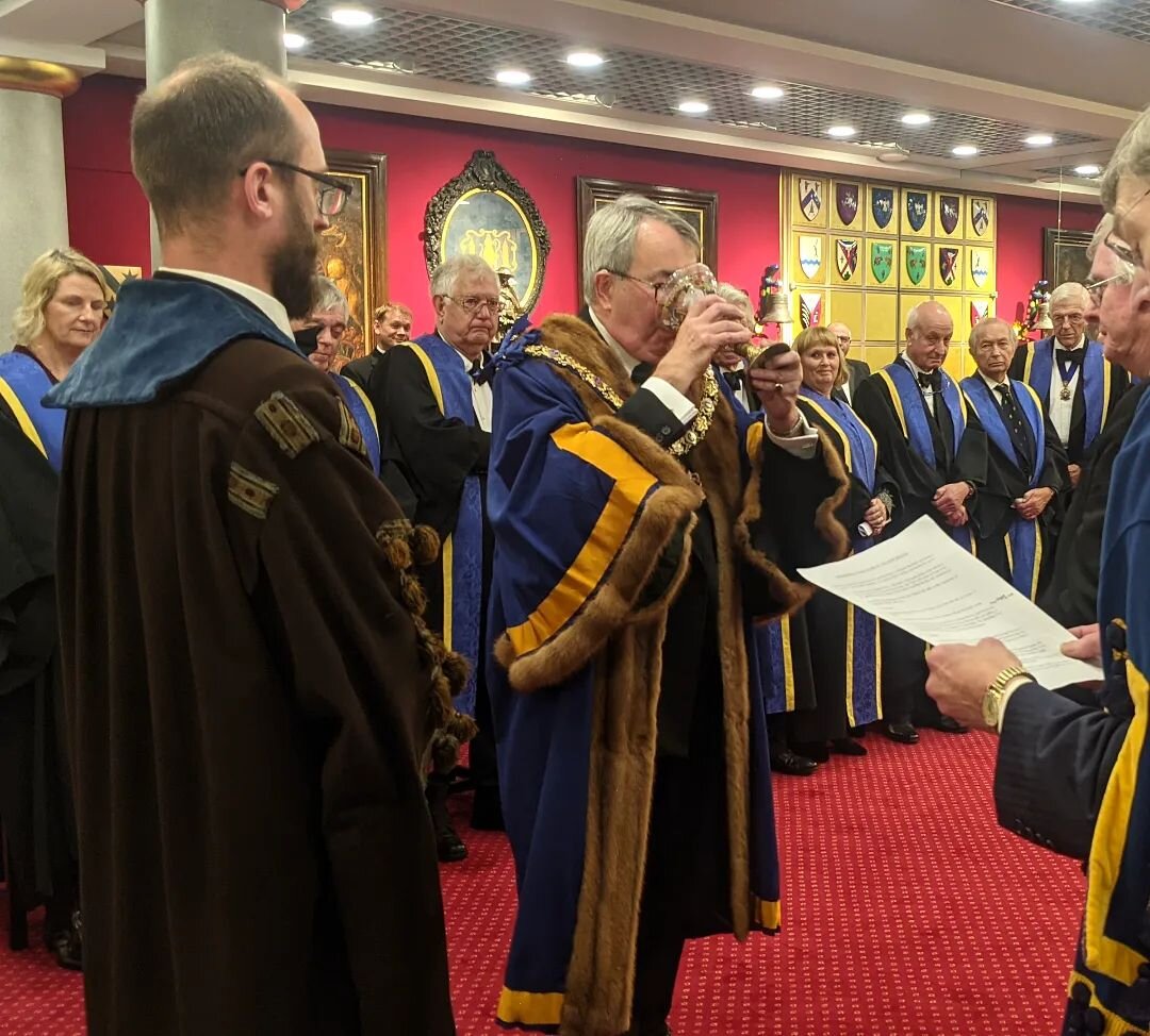 HAPPY NEW YEAR! 🎉🎉🎉

The shiny new Master Founder has supped from the Weoley Cup and OFFICIALLY been sworn in. 

We thank Professor John Wood CBE for an outstanding year as Master, and look forward to Robin Holmes' year going forward. 

What a fes