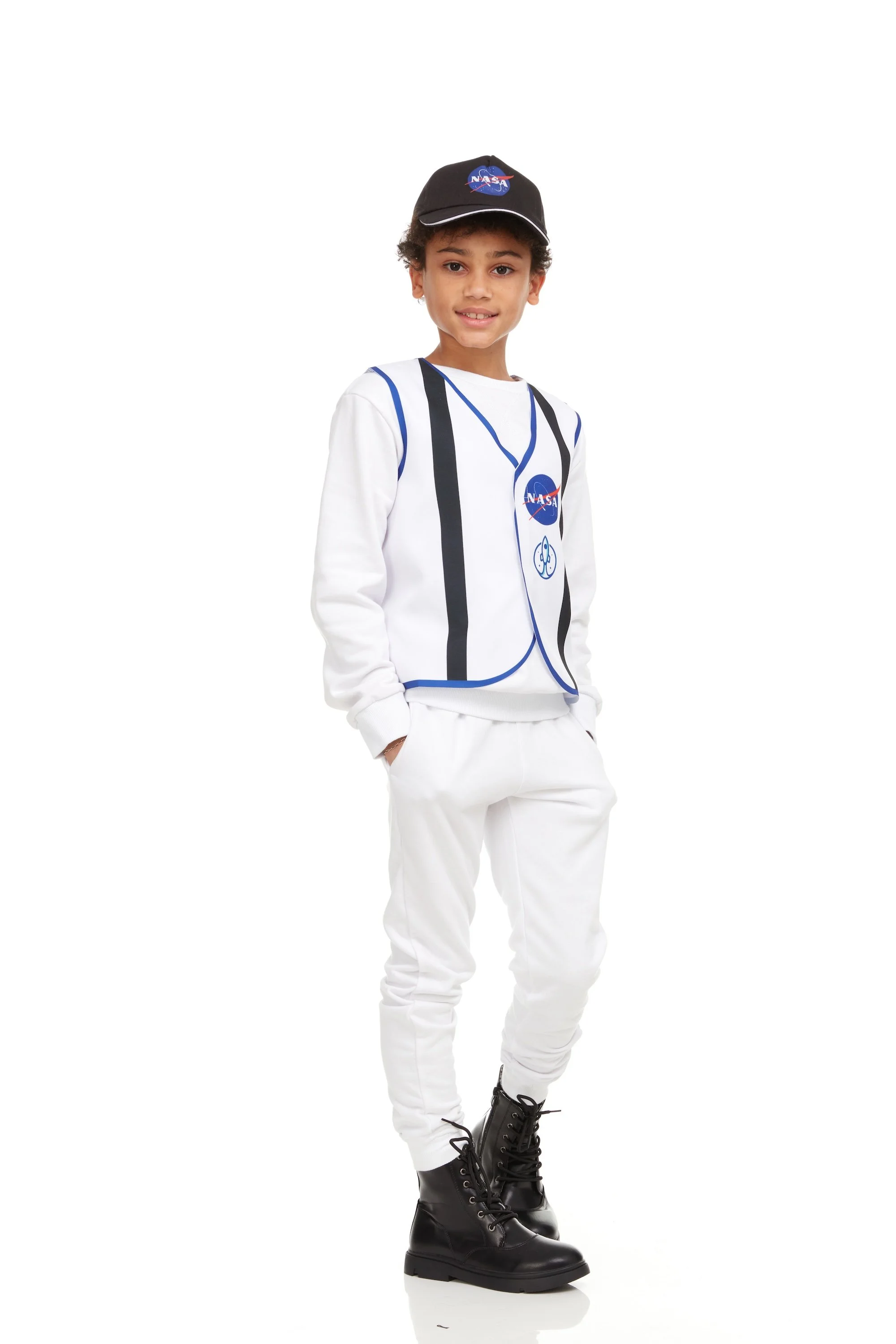 SPACE SUIT_ 7-nyc-photo-group-website-amazon-video-pets-reels-tiktok-instagram-social-media-photography-styled-.jpg