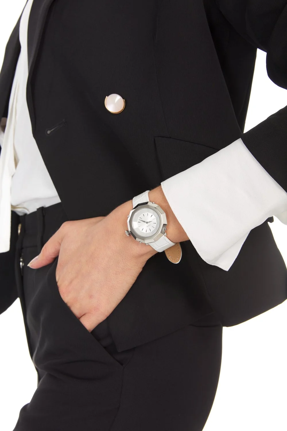 WATCHES-NYC-Photo-Group-video-amazon-ecommerce-white-background-flat-mannequin-Rich-Media220.jpg